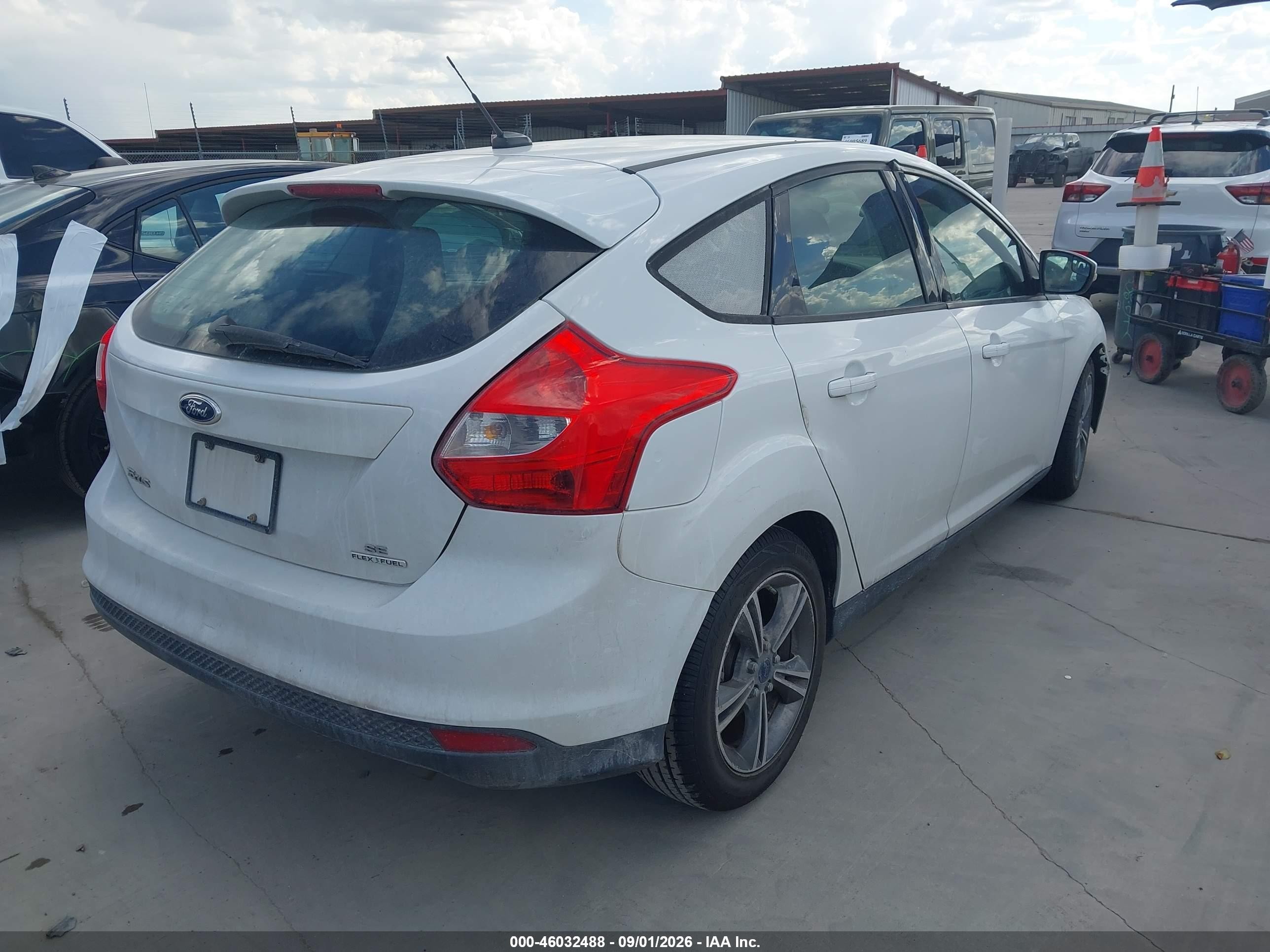 2014 Ford Focus Se White vin: 1FADP3K25EL460215