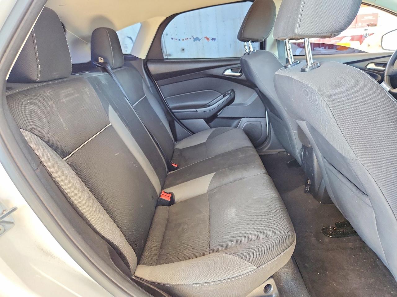 2014 Ford Focus Se White vin: 1FADP3K25EL461896