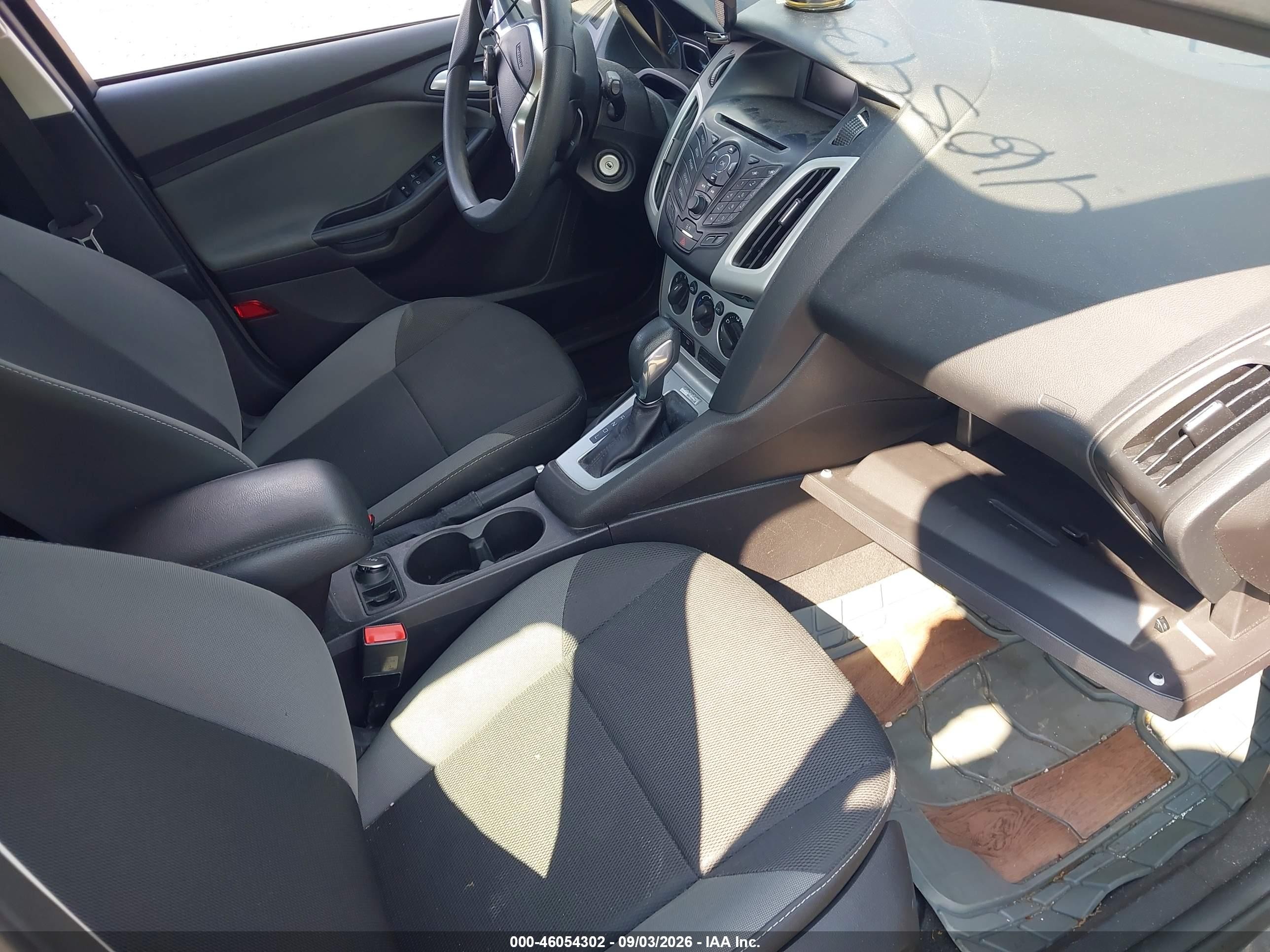 2014 Ford Focus Se Gray vin: 1FADP3K25EL462451