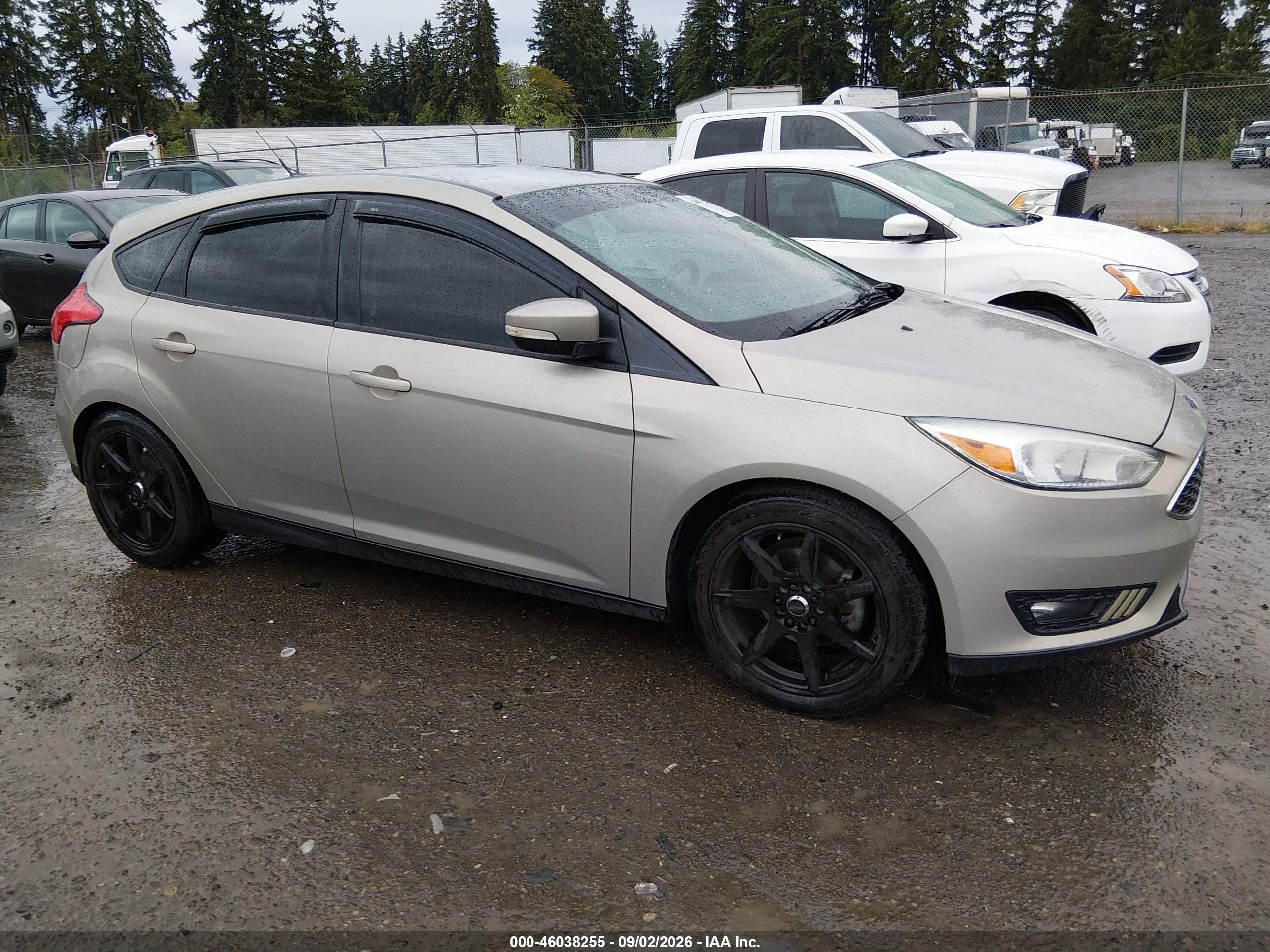 2015 Ford Focus Se Dark Brown vin: 1FADP3K25FL203167
