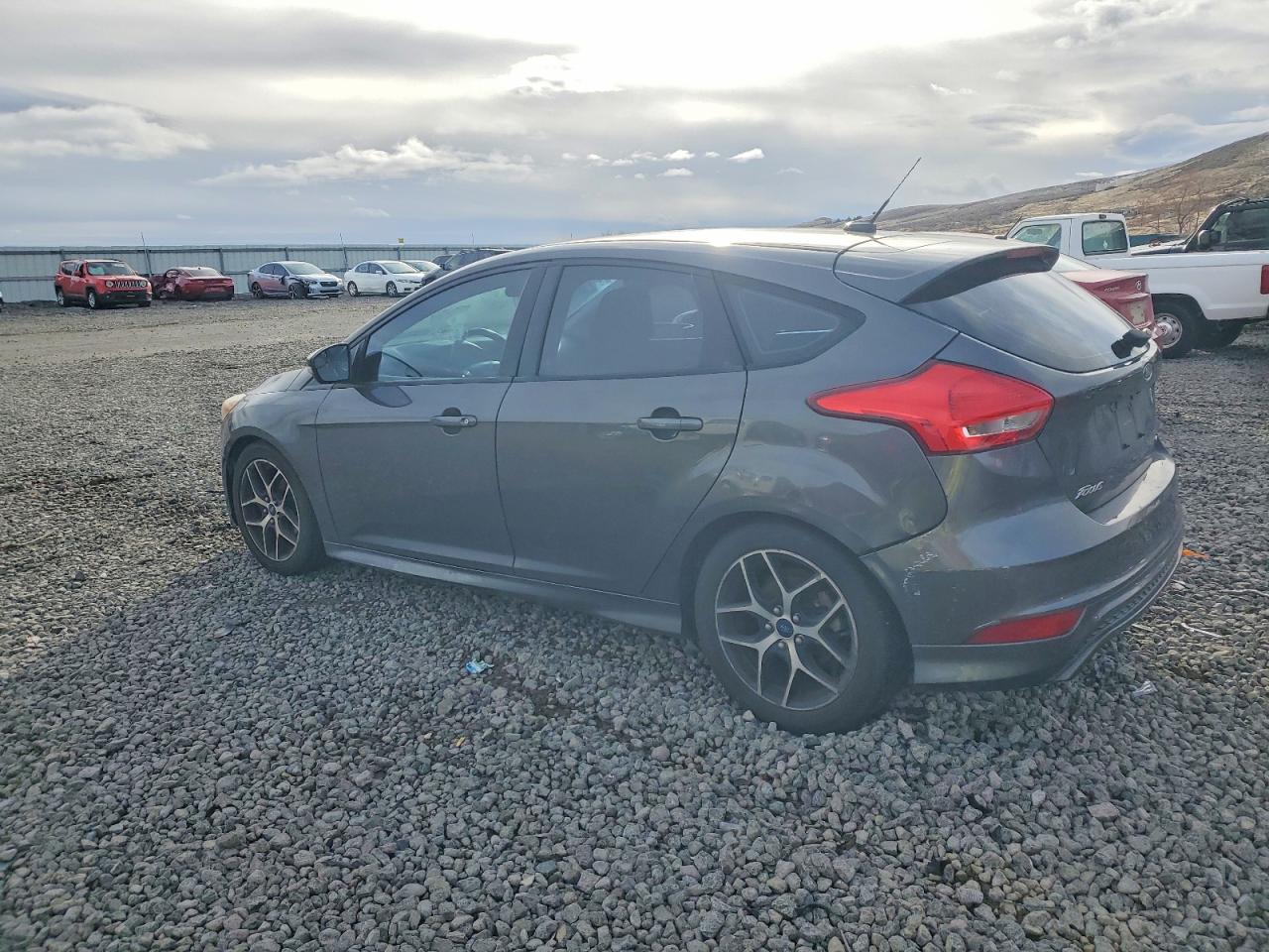 2015 Ford Focus Se Charcoal vin: 1FADP3K25FL221183