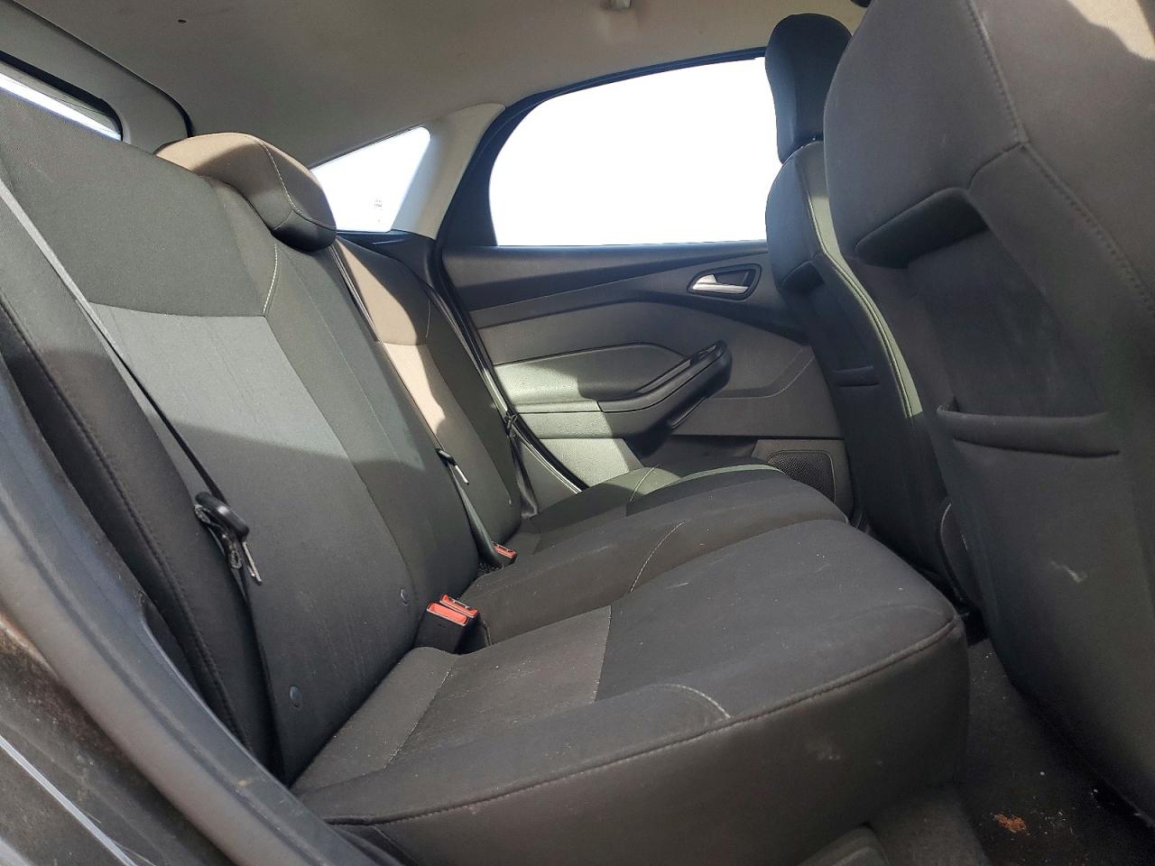 2015 Ford Focus Se Charcoal vin: 1FADP3K25FL221183