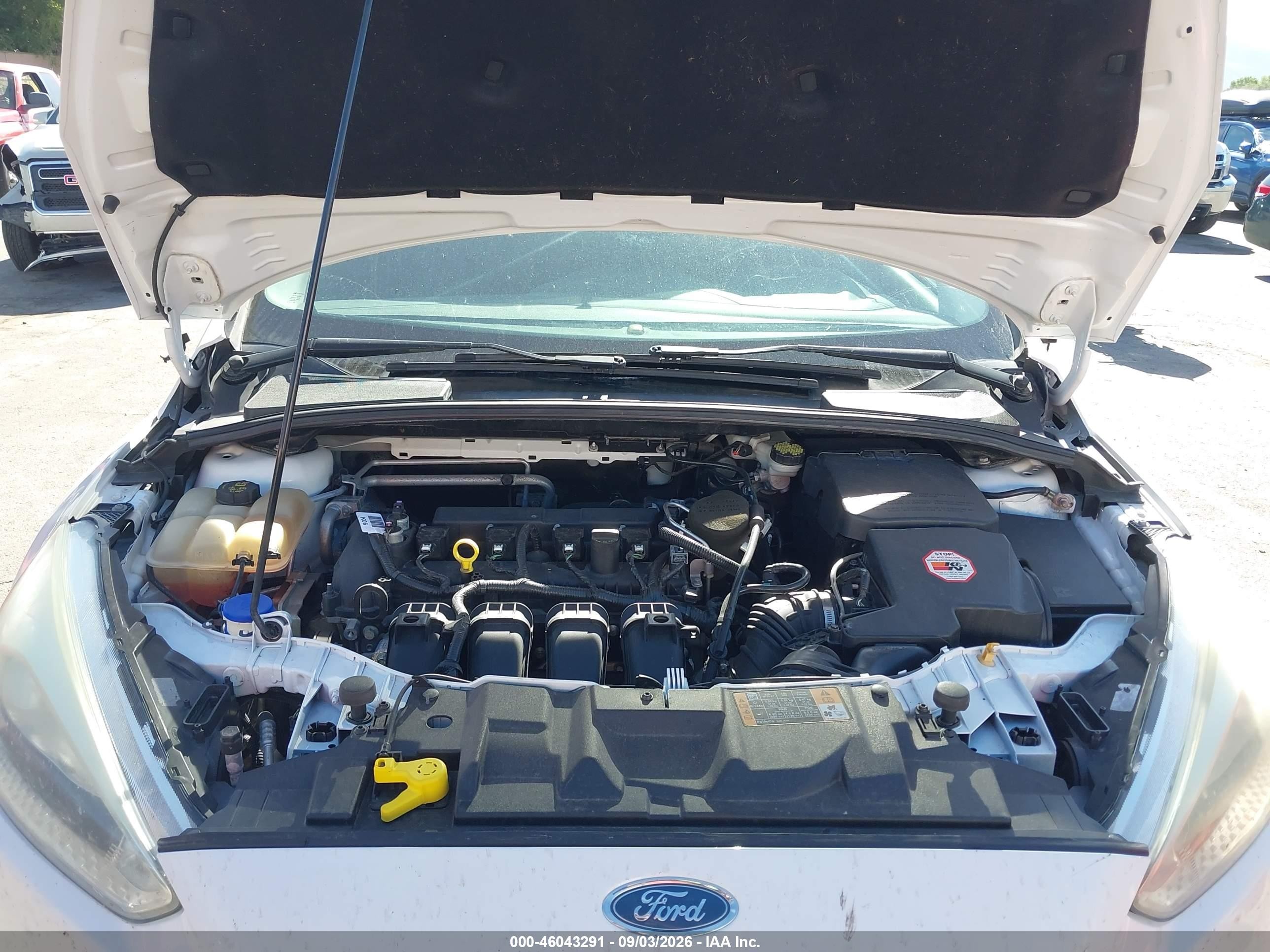 2015 Ford Focus Se White vin: 1FADP3K25FL230479