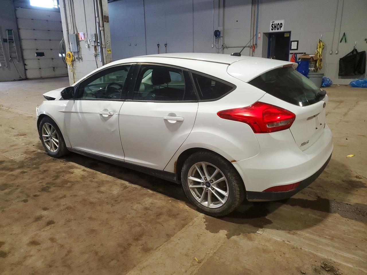 2015 Ford Focus Se White vin: 1FADP3K25FL248383