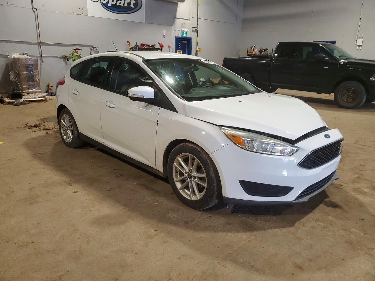 2015 Ford Focus Se White vin: 1FADP3K25FL248383