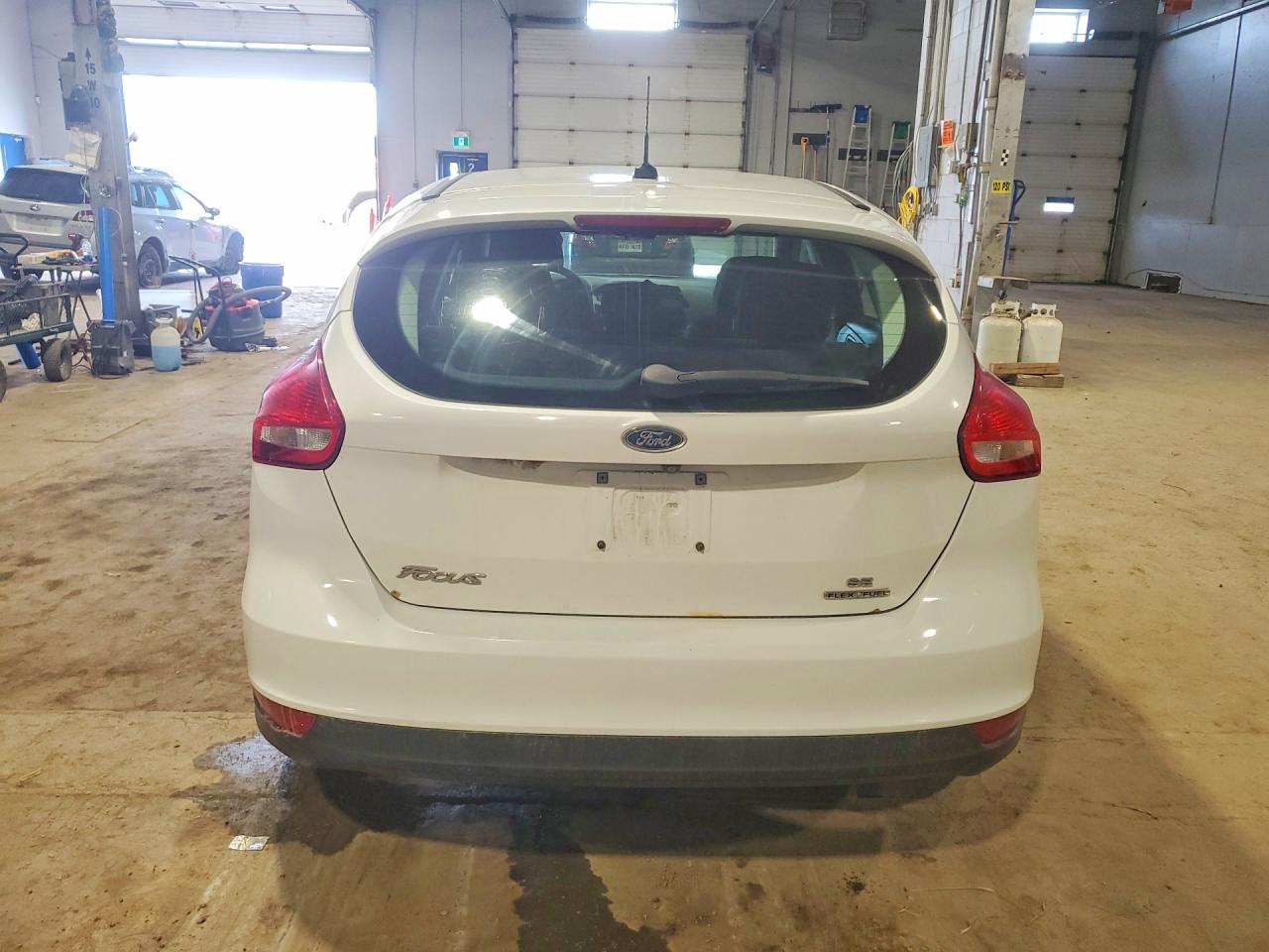 2015 Ford Focus Se White vin: 1FADP3K25FL248383