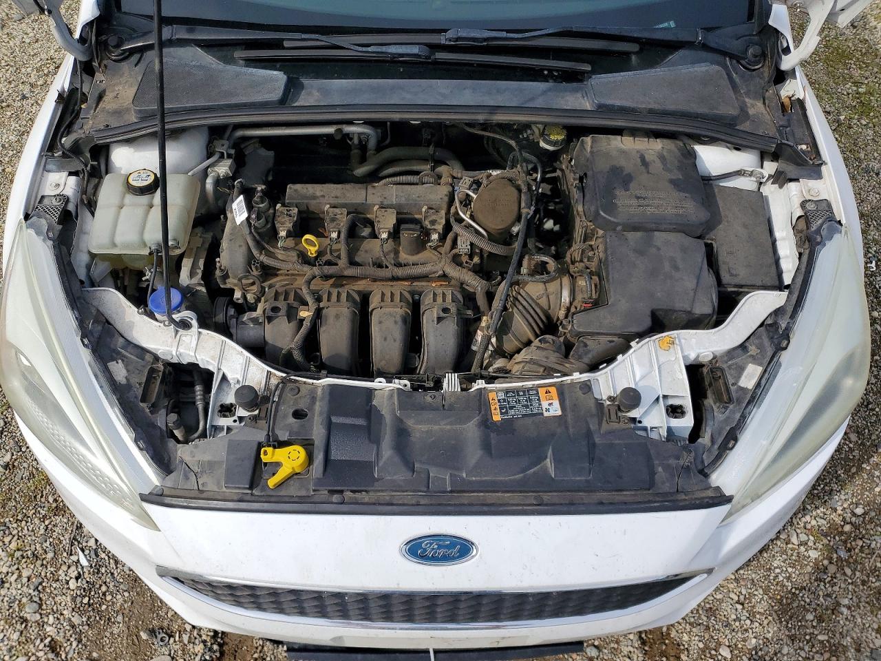 2015 Ford Focus Se White vin: 1FADP3K25FL263398