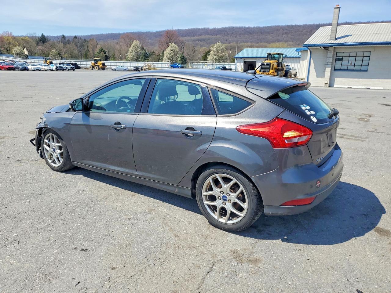 2015 Ford Focus Se Charcoal vin: 1FADP3K25FL273686