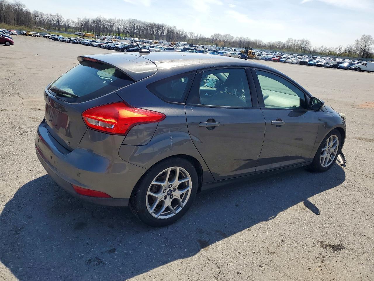 2015 Ford Focus Se Charcoal vin: 1FADP3K25FL273686