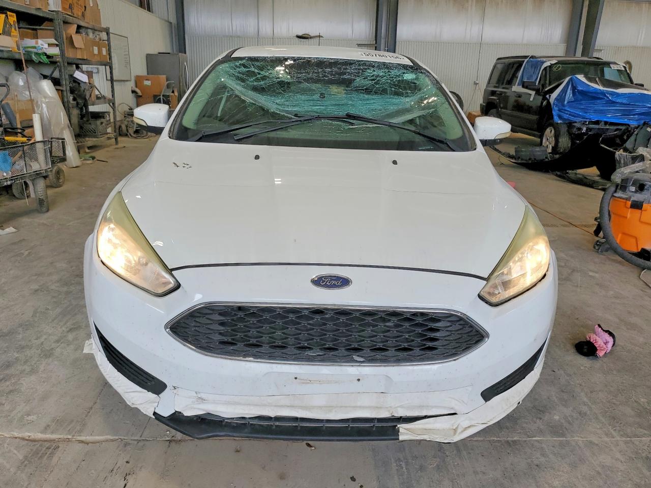 2015 Ford Focus Se White vin: 1FADP3K25FL301650