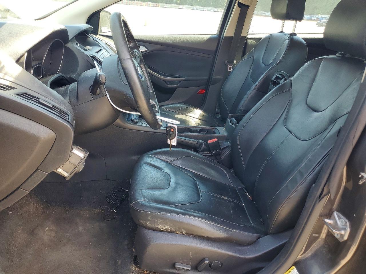 2015 Ford Focus Se Серый vin: 1FADP3K25FL303821
