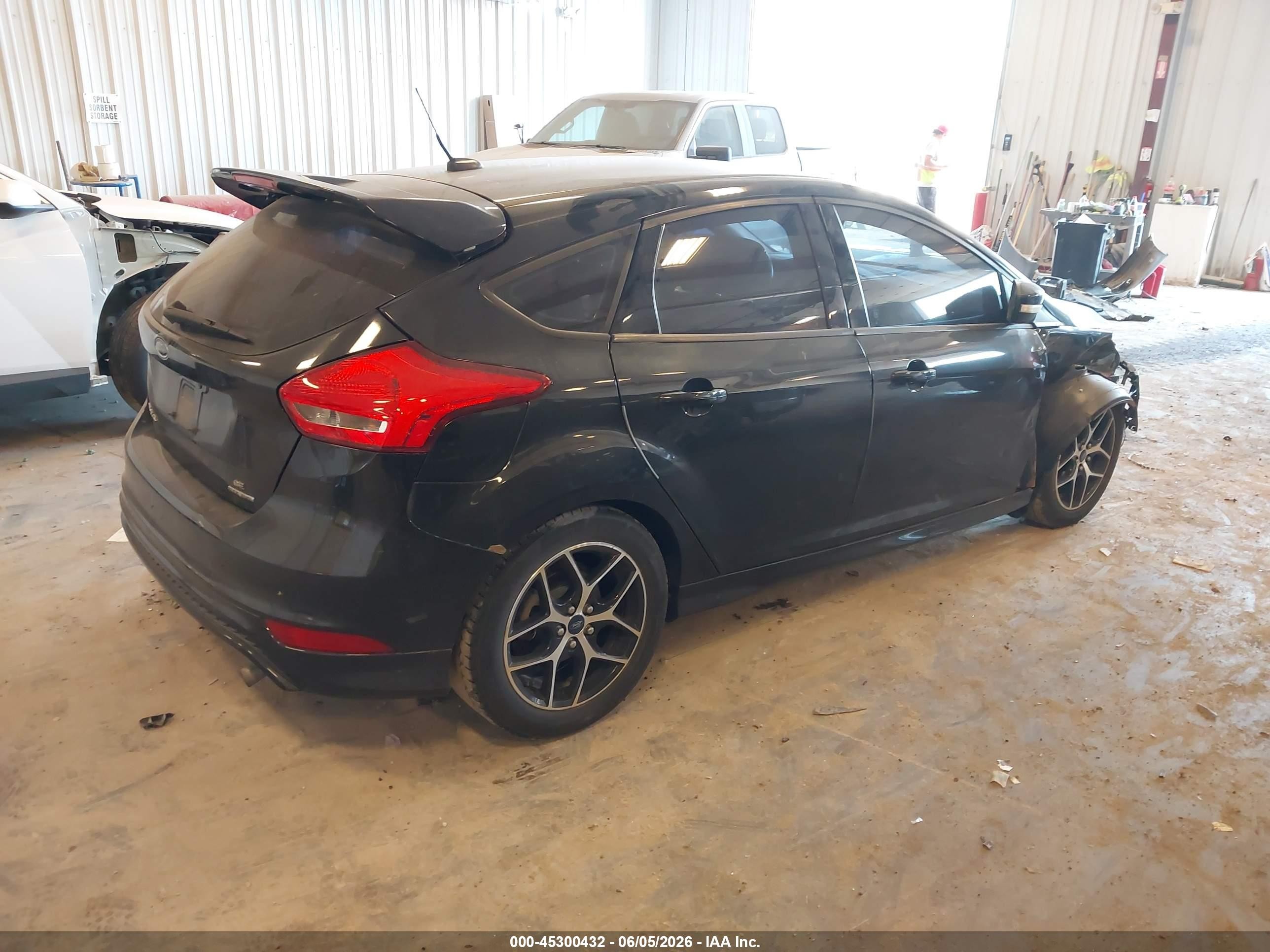 2015 Ford Focus Se Black vin: 1FADP3K25FL304516