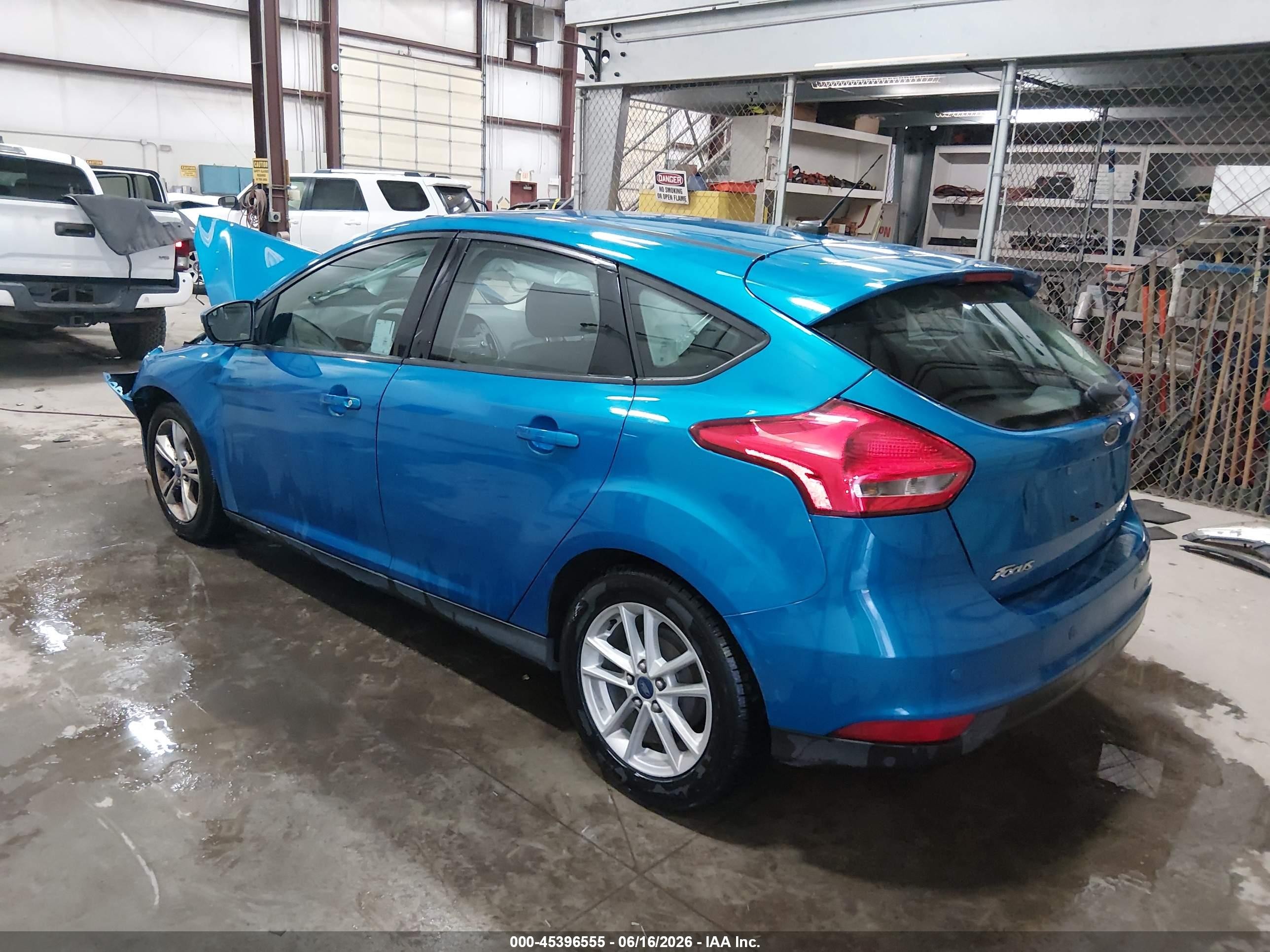 2015 Ford Focus Se Blue vin: 1FADP3K25FL310669