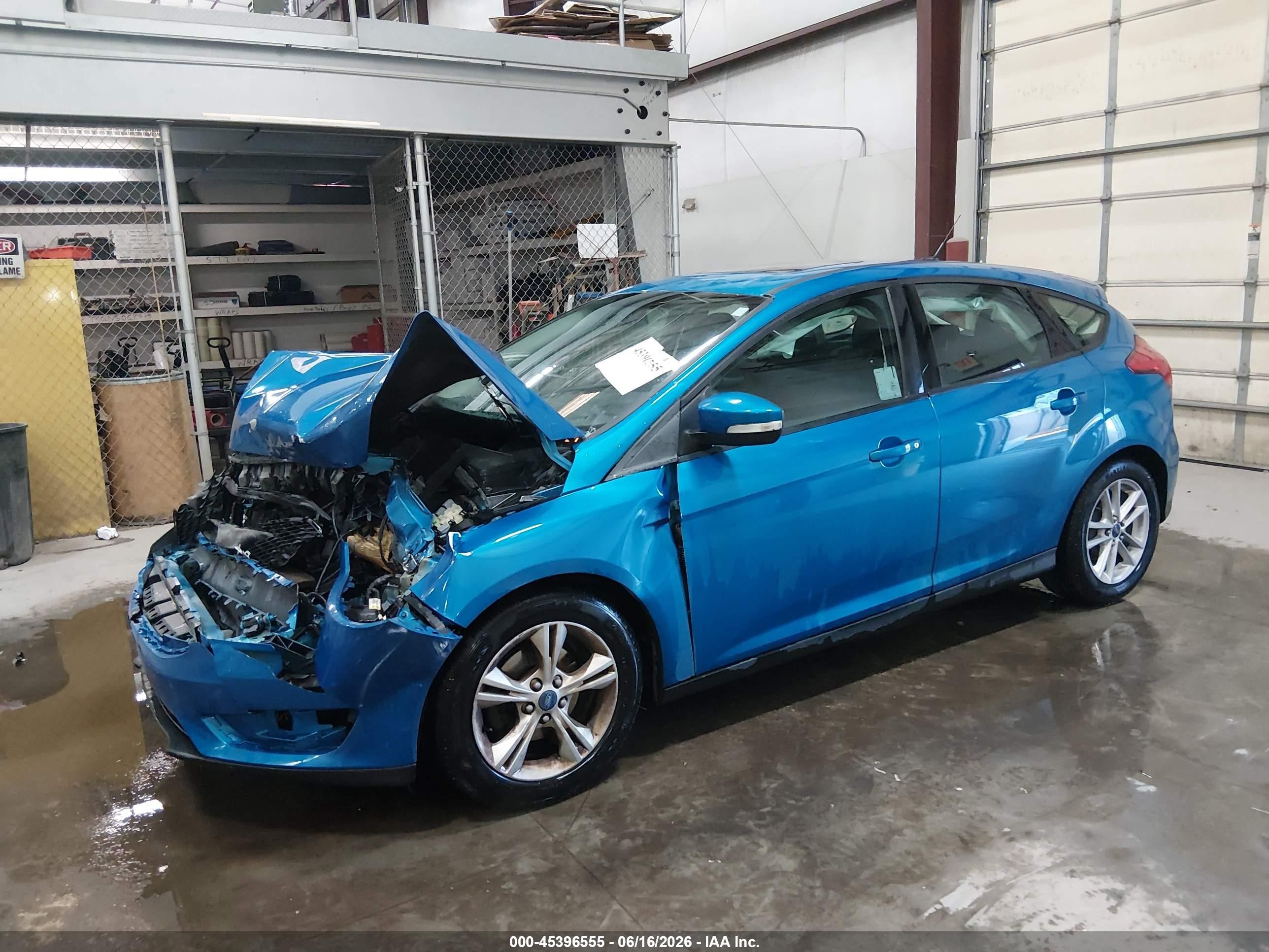 2015 Ford Focus Se Blue vin: 1FADP3K25FL310669