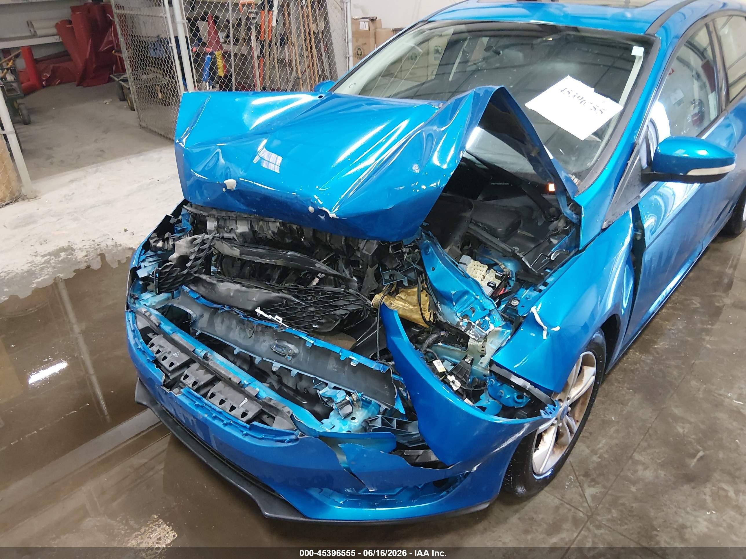 2015 Ford Focus Se Blue vin: 1FADP3K25FL310669