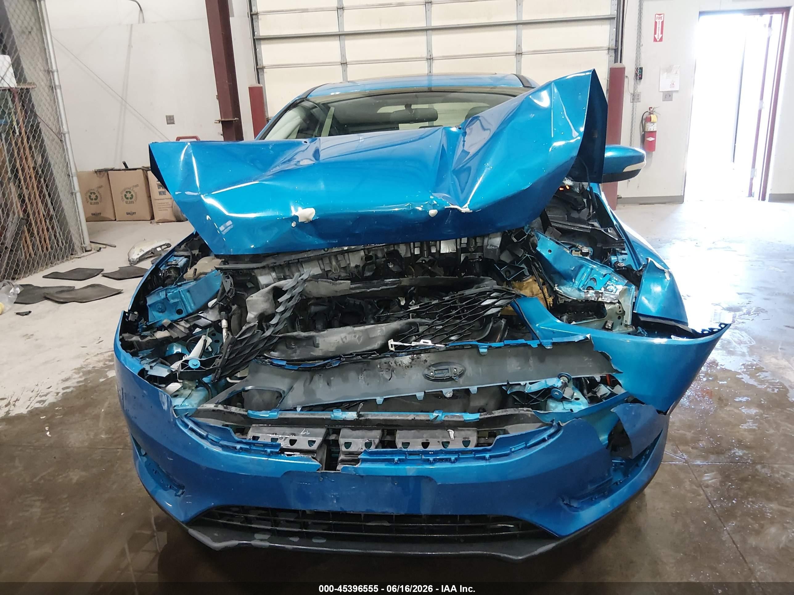2015 Ford Focus Se Blue vin: 1FADP3K25FL310669