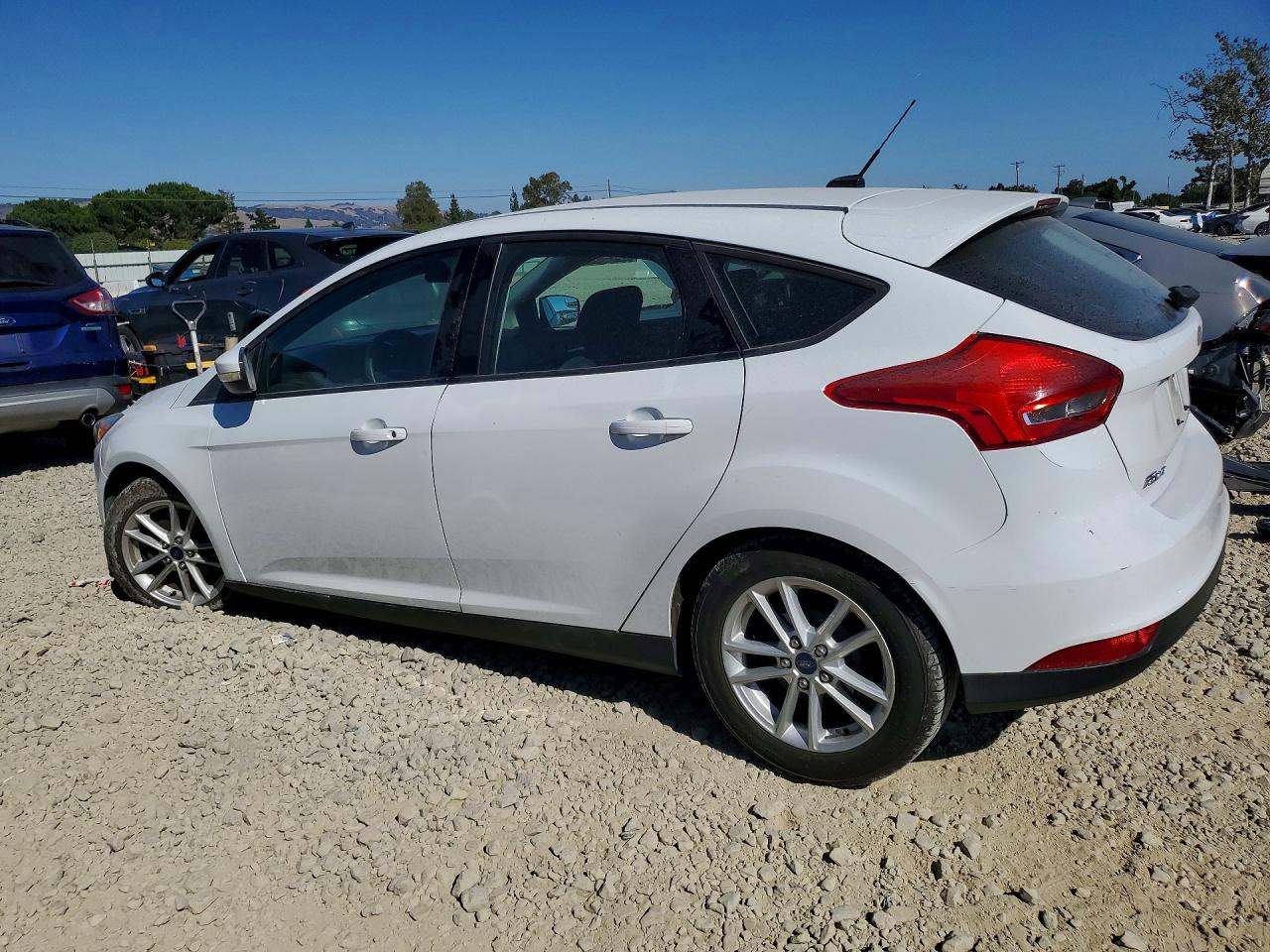 2015 Ford Focus Se White vin: 1FADP3K25FL316214