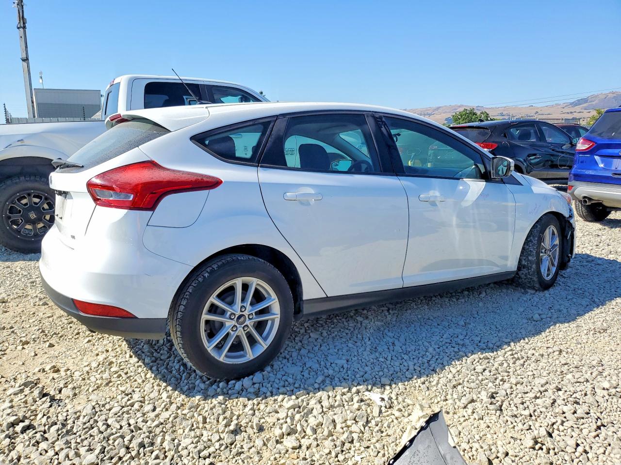 2015 Ford Focus Se White vin: 1FADP3K25FL316214