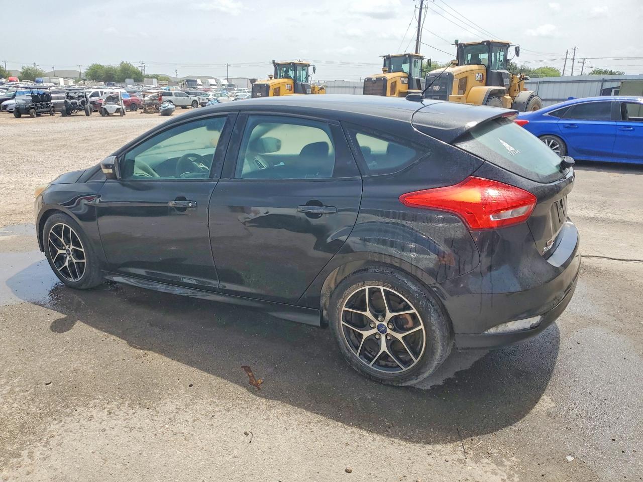 2015 Ford Focus Se Черный vin: 1FADP3K25FL340514