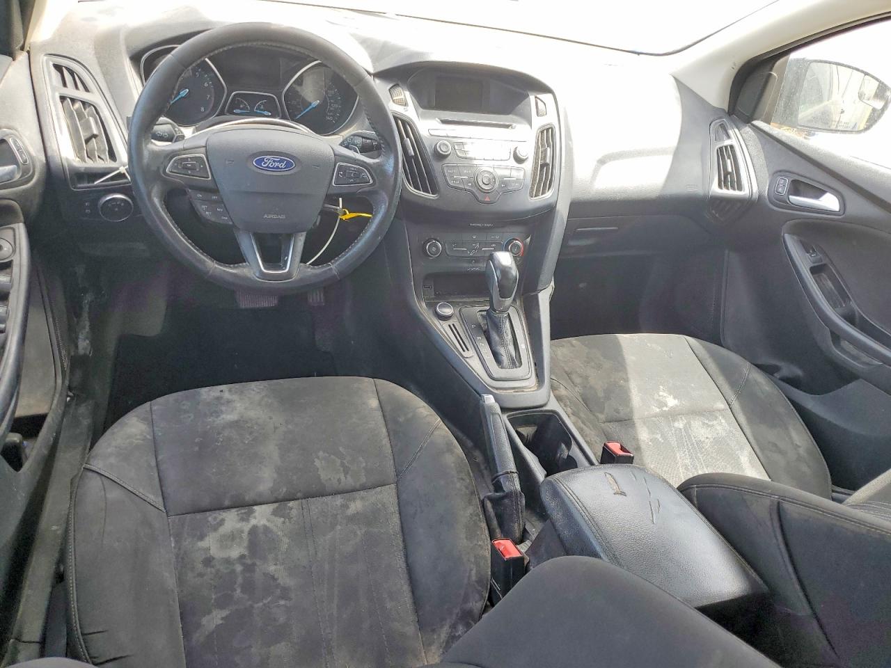 2015 Ford Focus Se Черный vin: 1FADP3K25FL340514