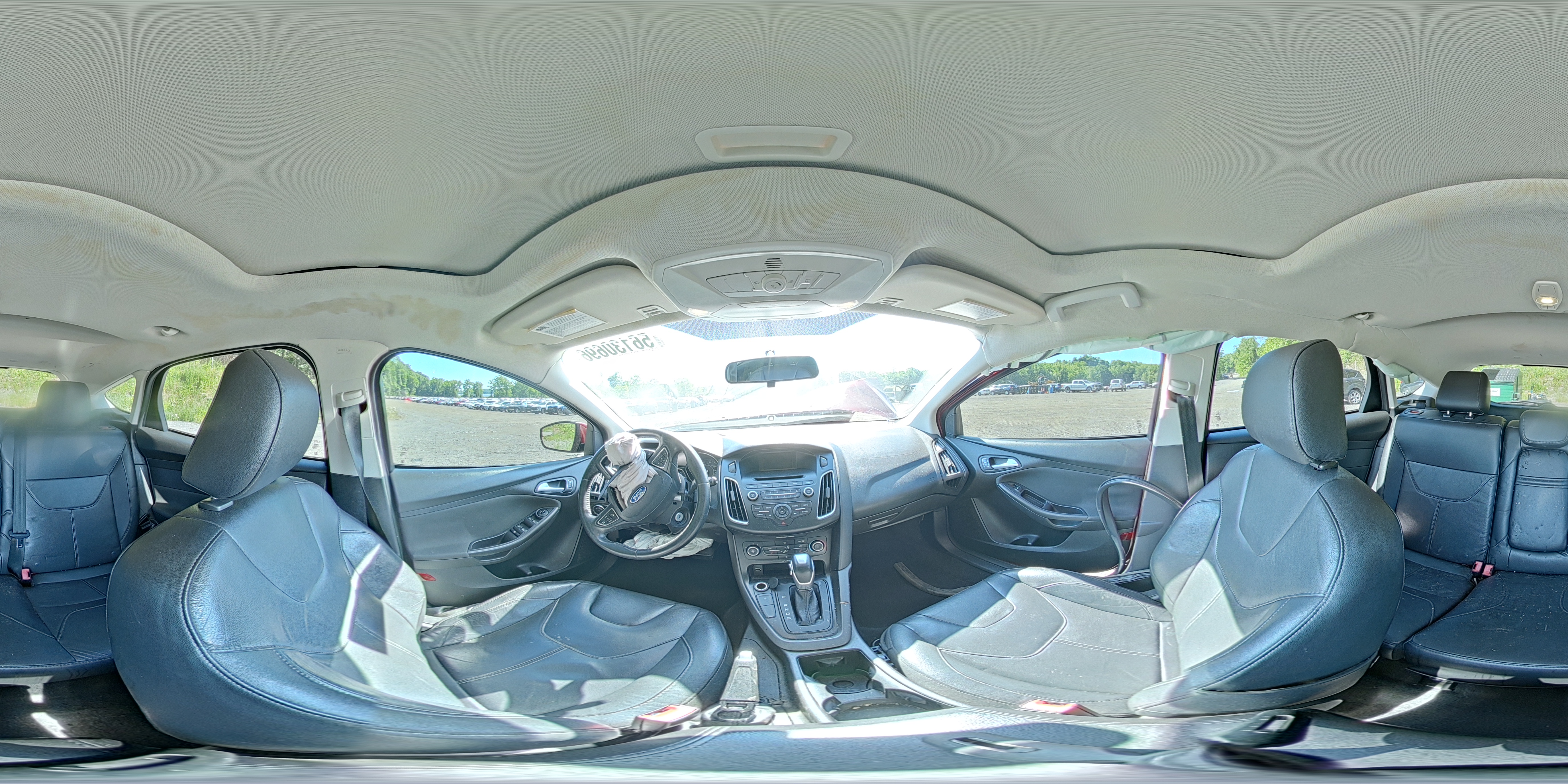 2015 Ford Focus Se Красный vin: 1FADP3K25FL365008