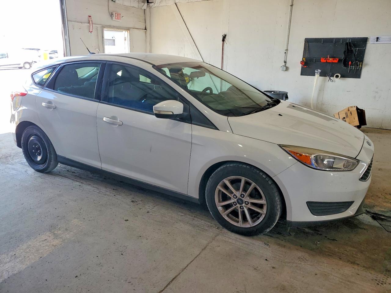2015 Ford Focus Se White vin: 1FADP3K25FL375893