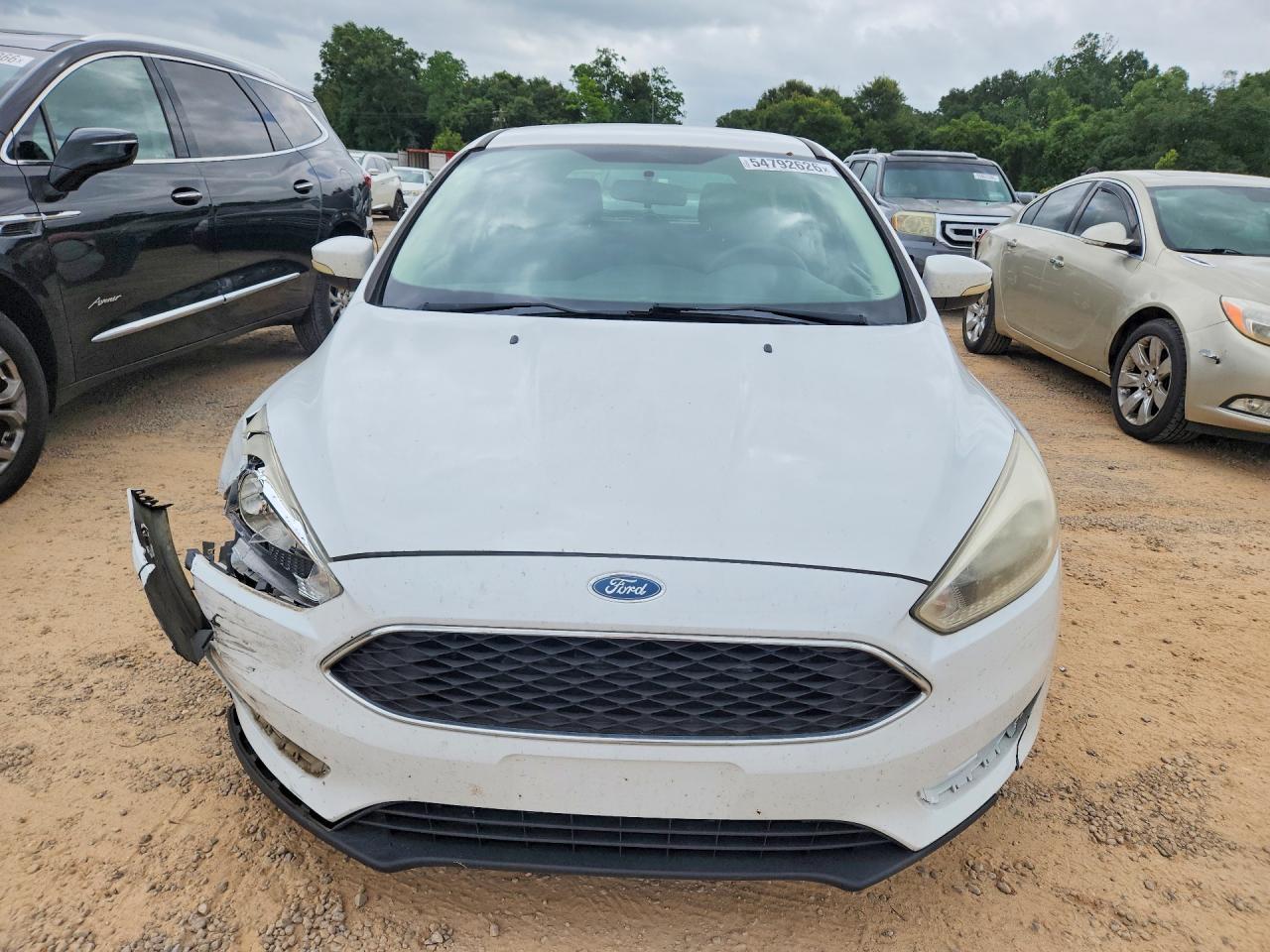 2015 Ford Focus Se White vin: 1FADP3K25FL375943