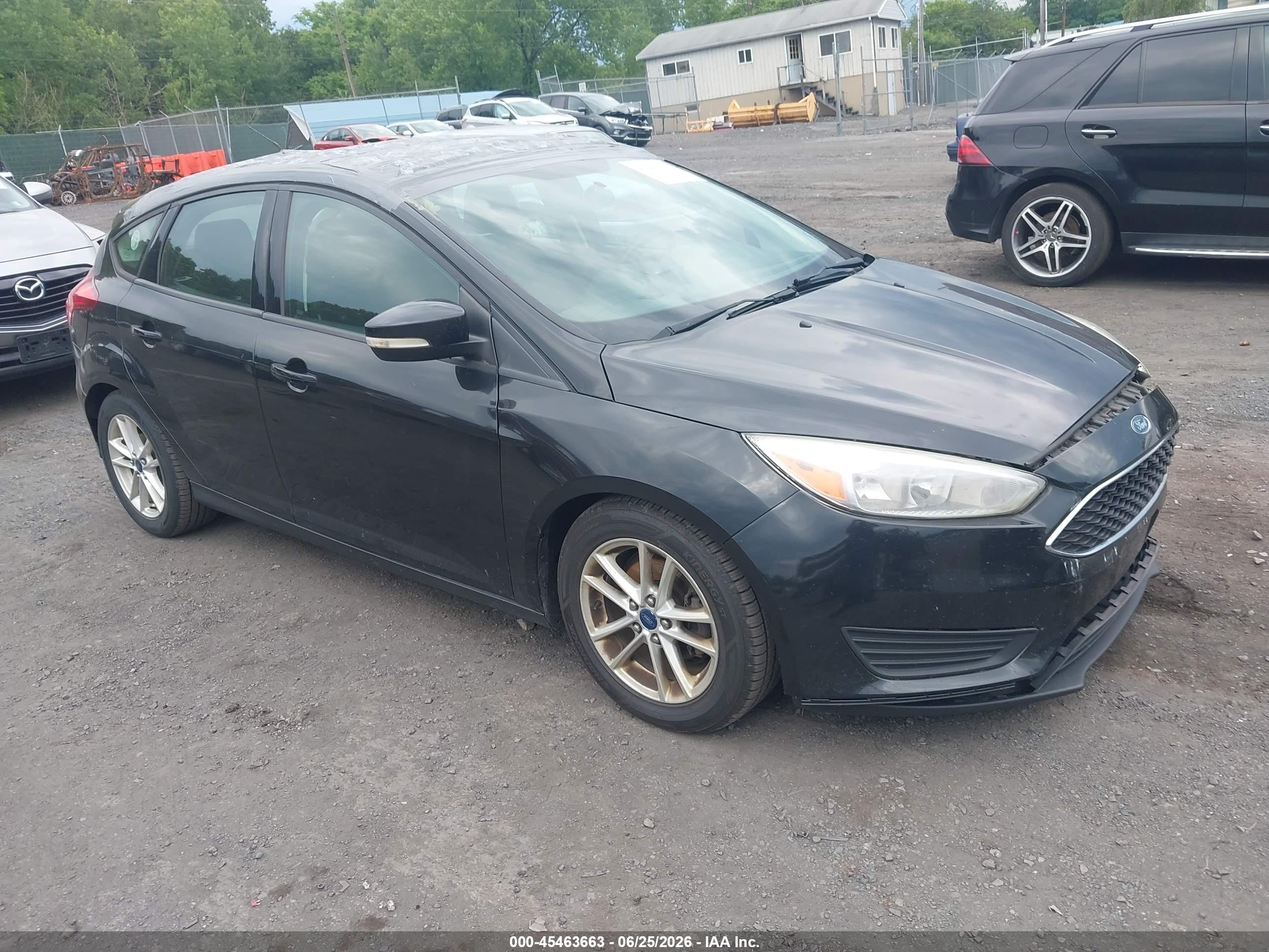 2015 Ford Focus Se Черный vin: 1FADP3K25FL383122
