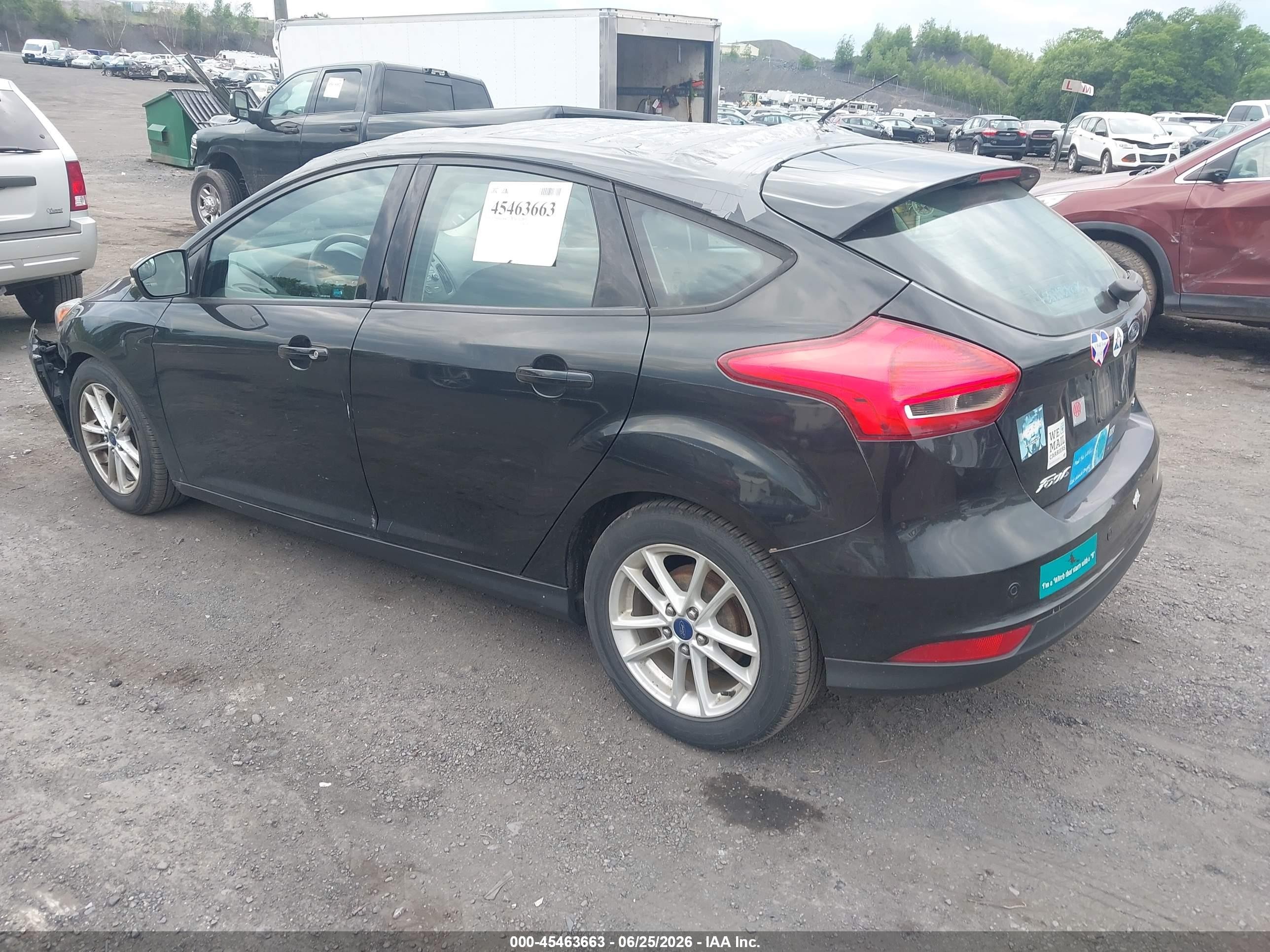 2015 Ford Focus Se Черный vin: 1FADP3K25FL383122