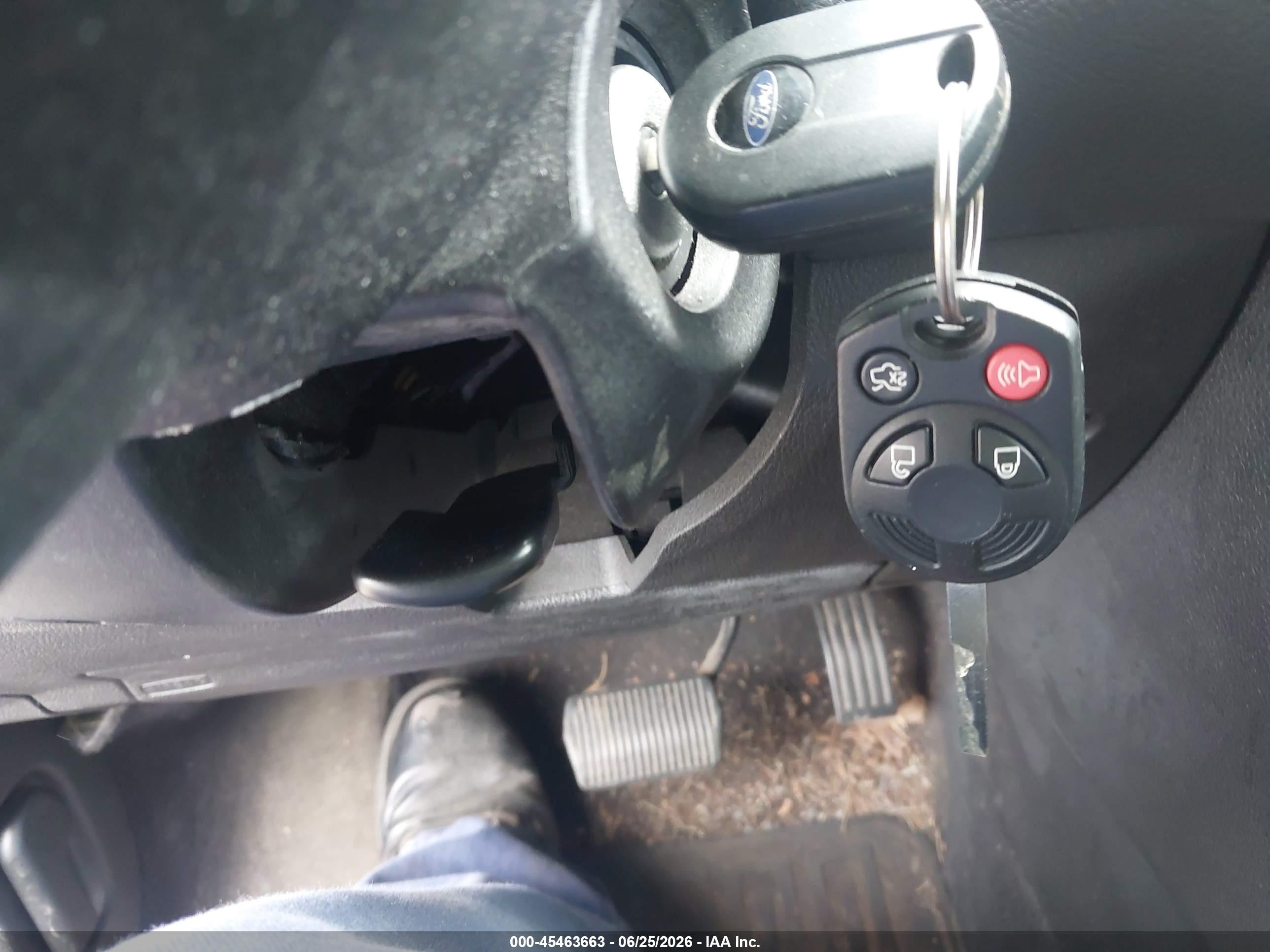 2015 Ford Focus Se Черный vin: 1FADP3K25FL383122