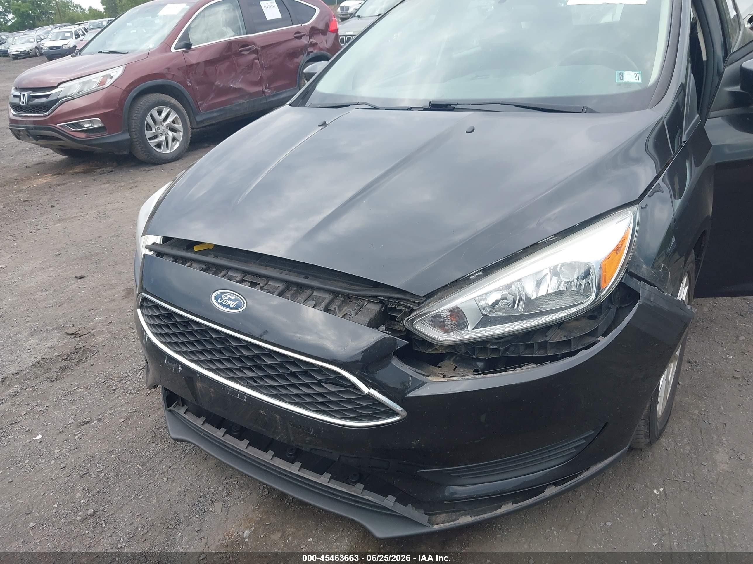 2015 Ford Focus Se Черный vin: 1FADP3K25FL383122