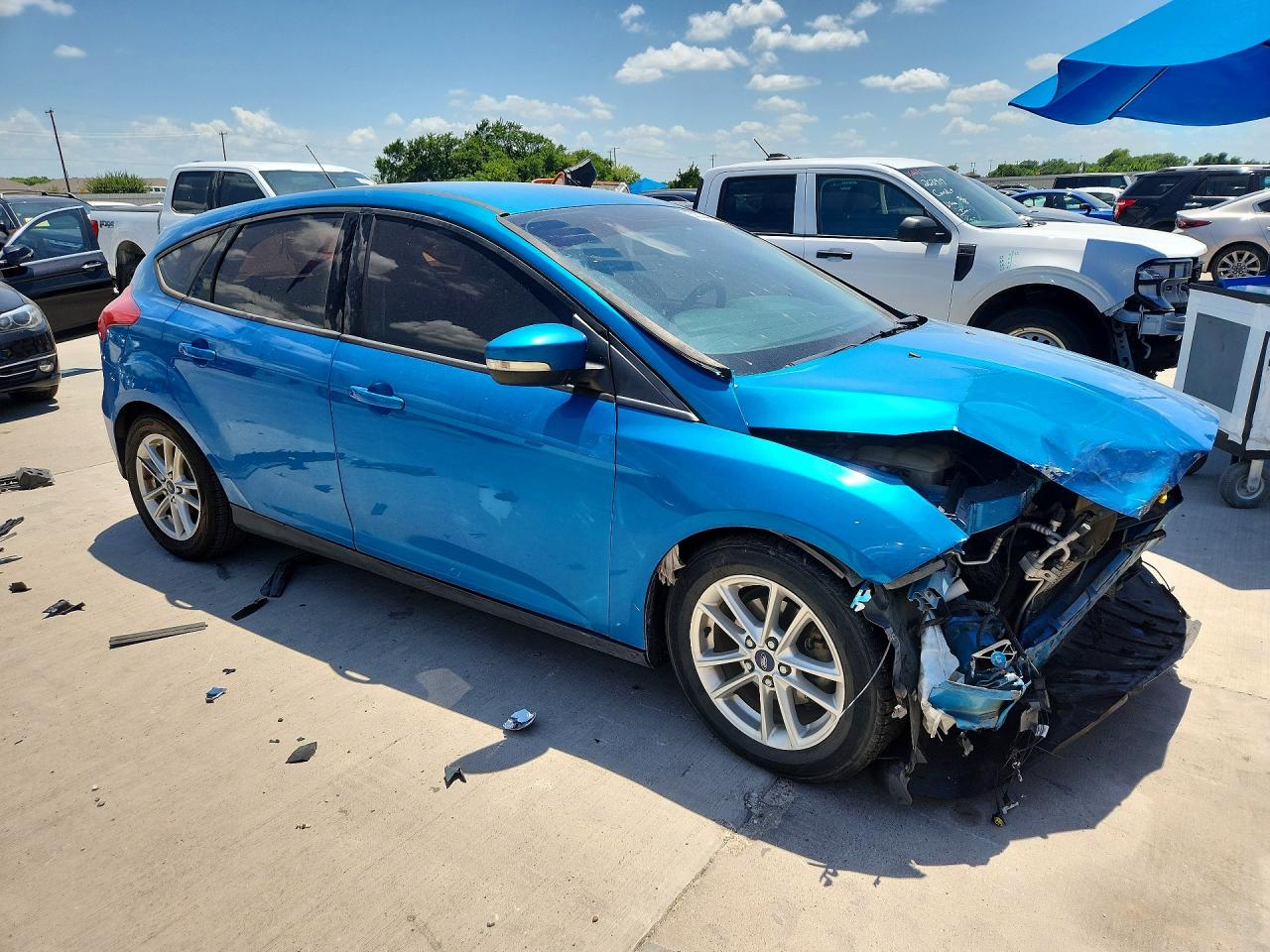 2016 Ford Focus Se Blue vin: 1FADP3K25GL257893