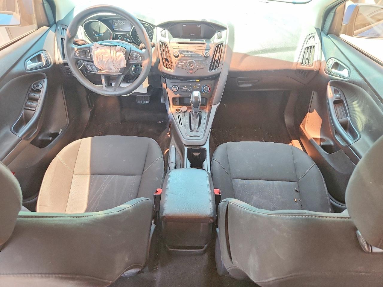 2016 Ford Focus Se Blue vin: 1FADP3K25GL257893