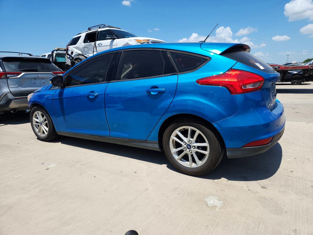 2016 Ford Focus Se Blue vin: 1FADP3K25GL257893