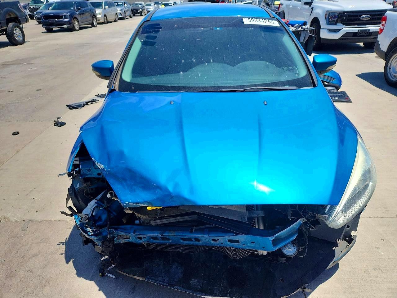 2016 Ford Focus Se Blue vin: 1FADP3K25GL257893