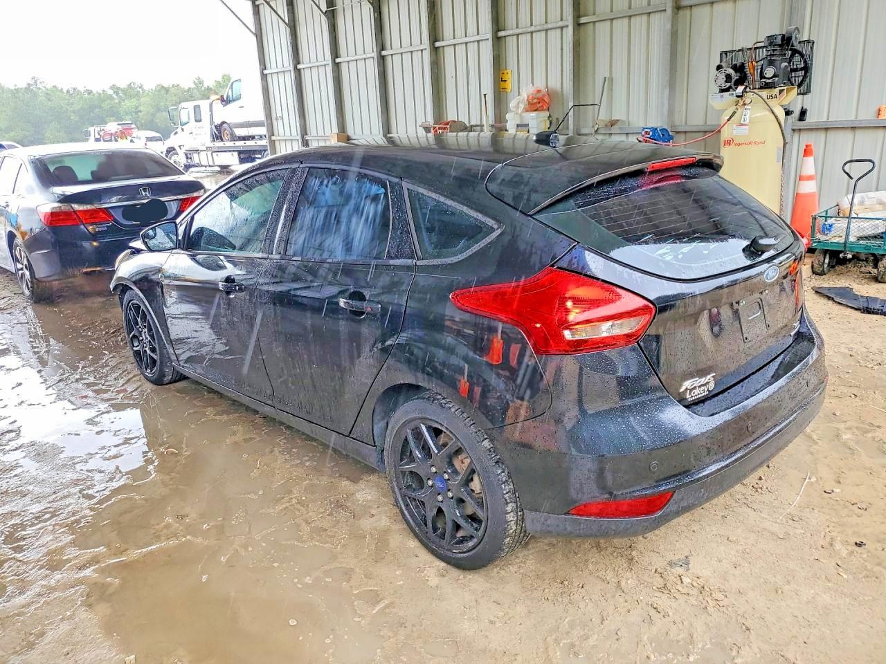 2016 Ford Focus Se Black vin: 1FADP3K25GL274094