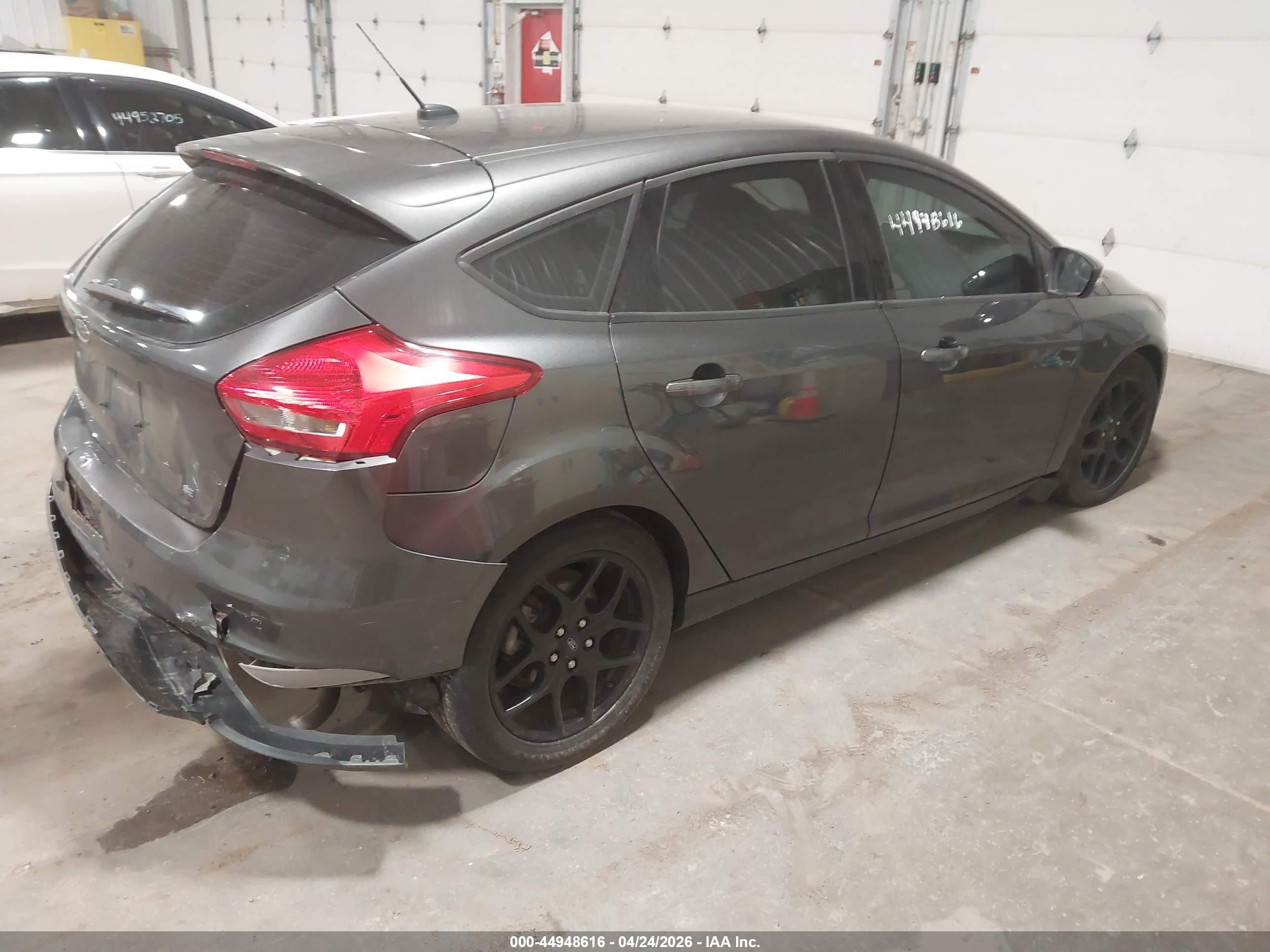 2016 Ford Focus Se Gray vin: 1FADP3K25GL311998