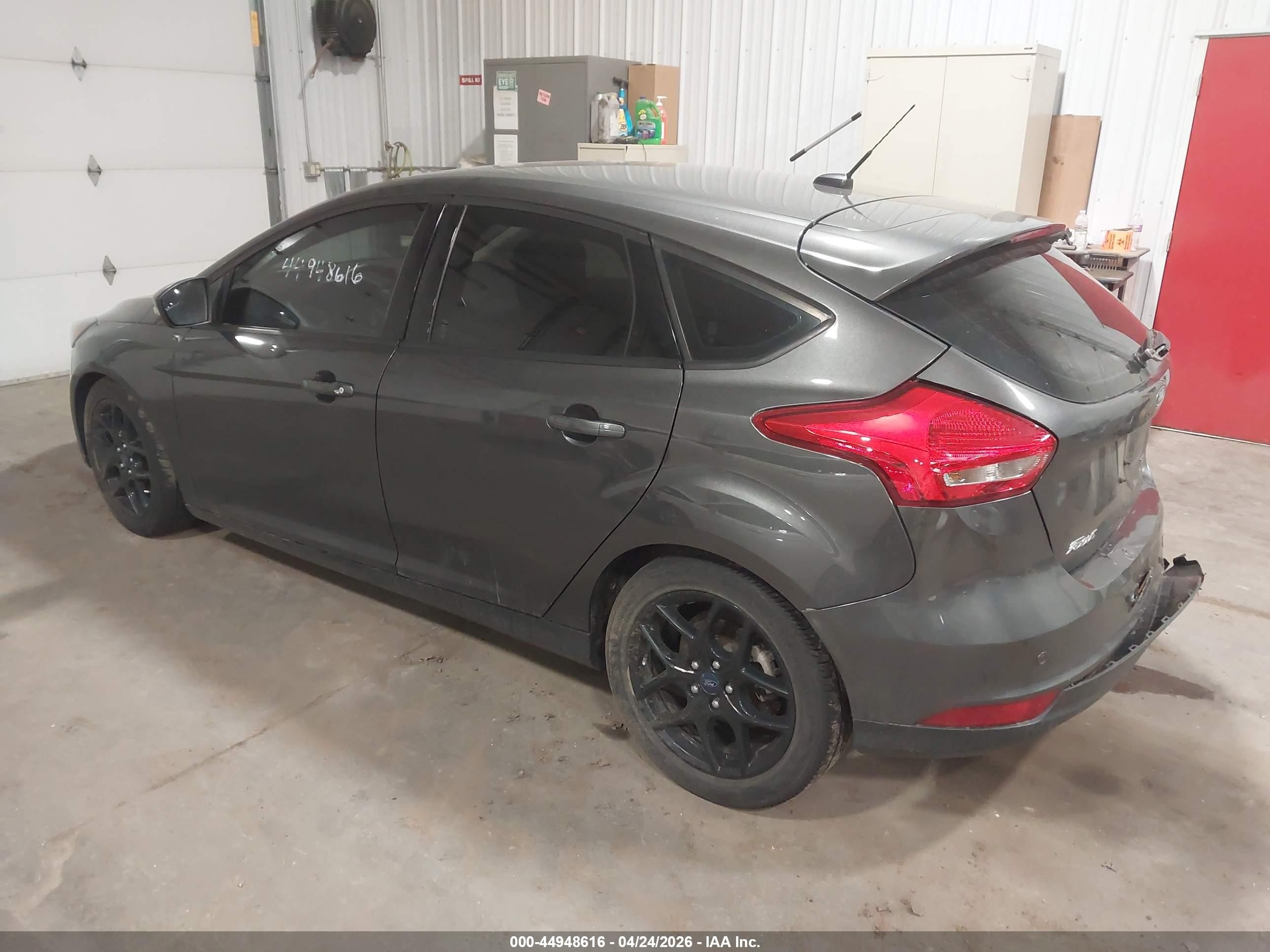 2016 Ford Focus Se Gray vin: 1FADP3K25GL311998