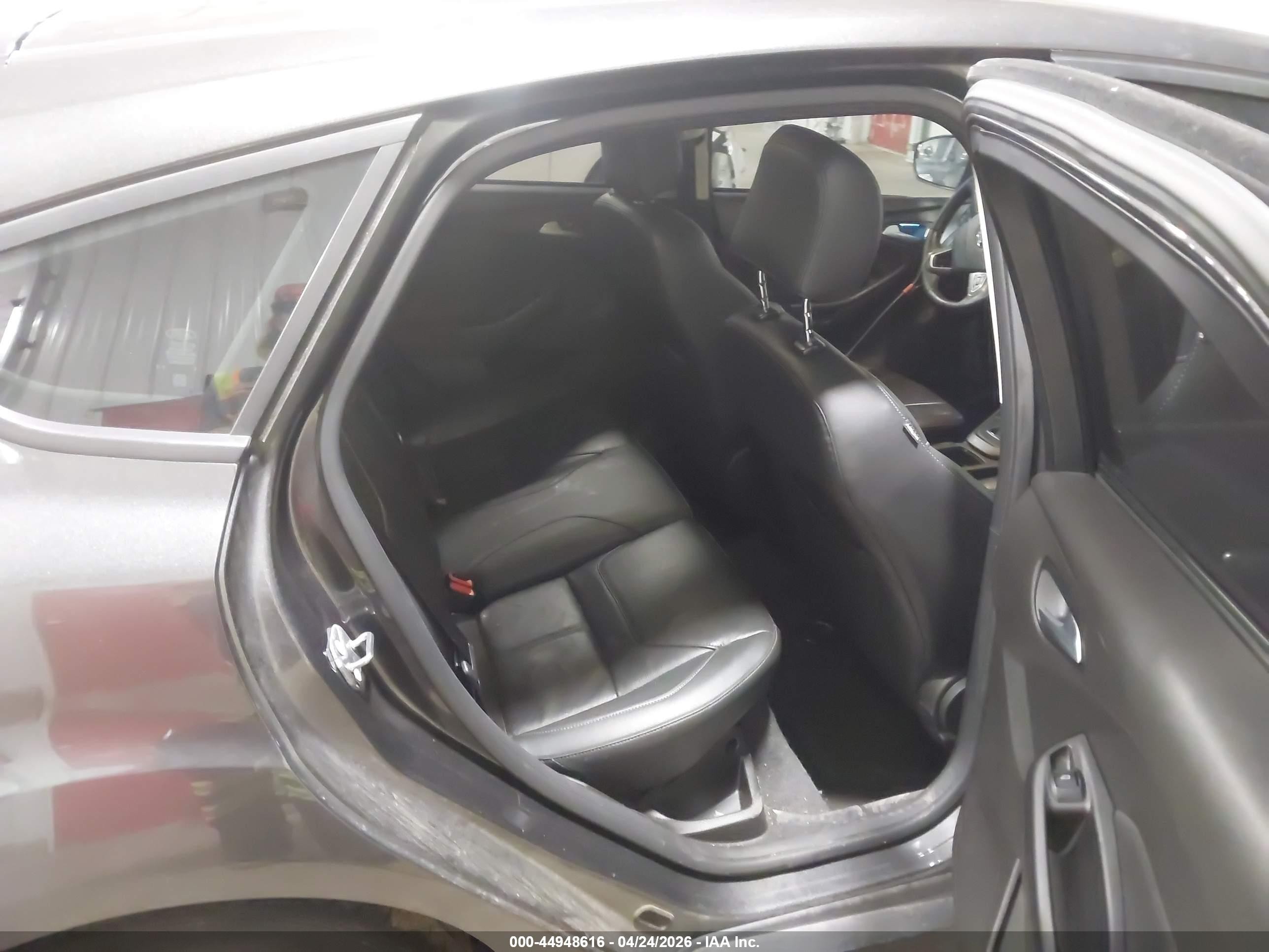 2016 Ford Focus Se Gray vin: 1FADP3K25GL311998