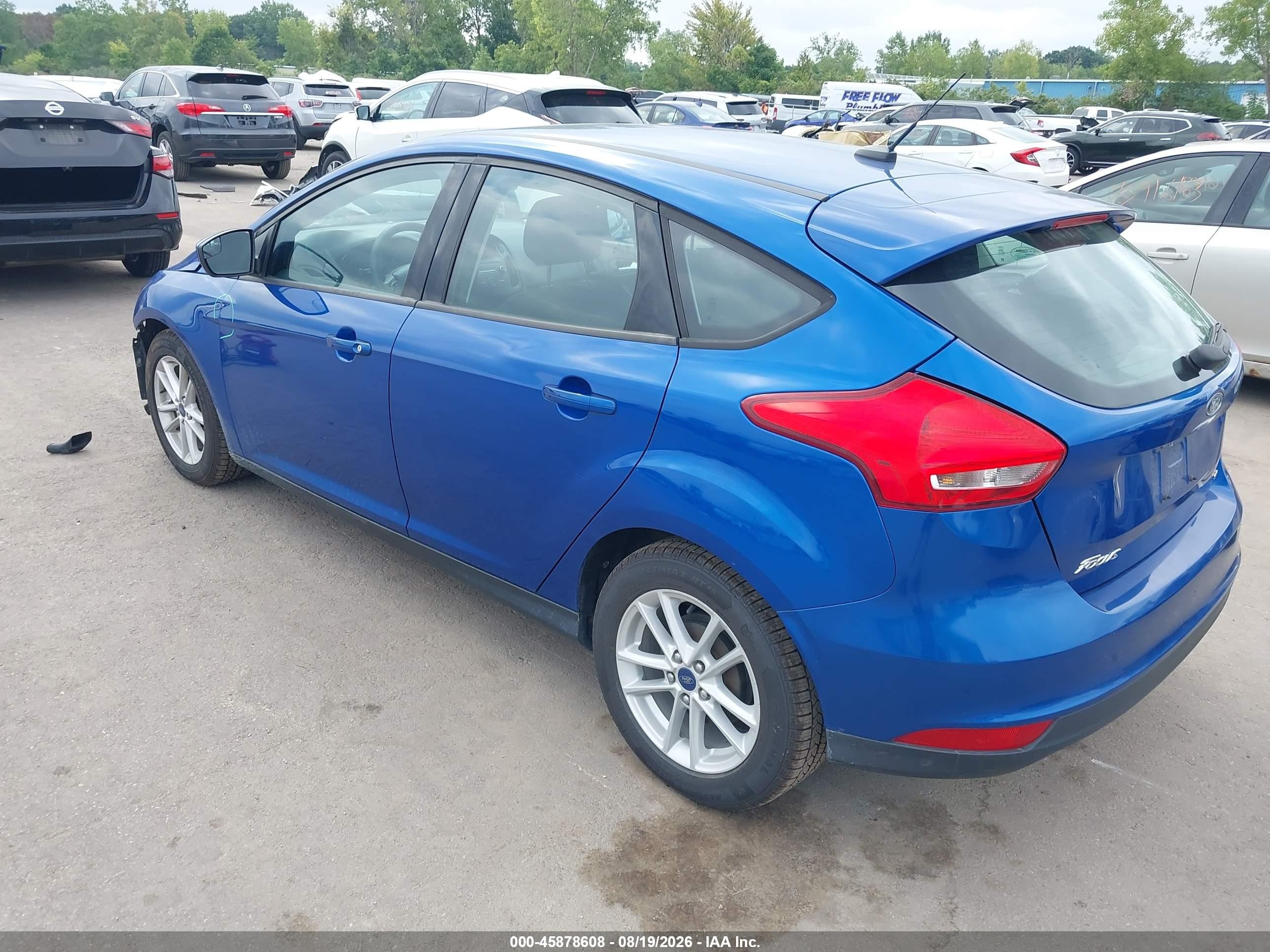 2018 Ford Focus Se Blue vin: 1FADP3K25JL328999