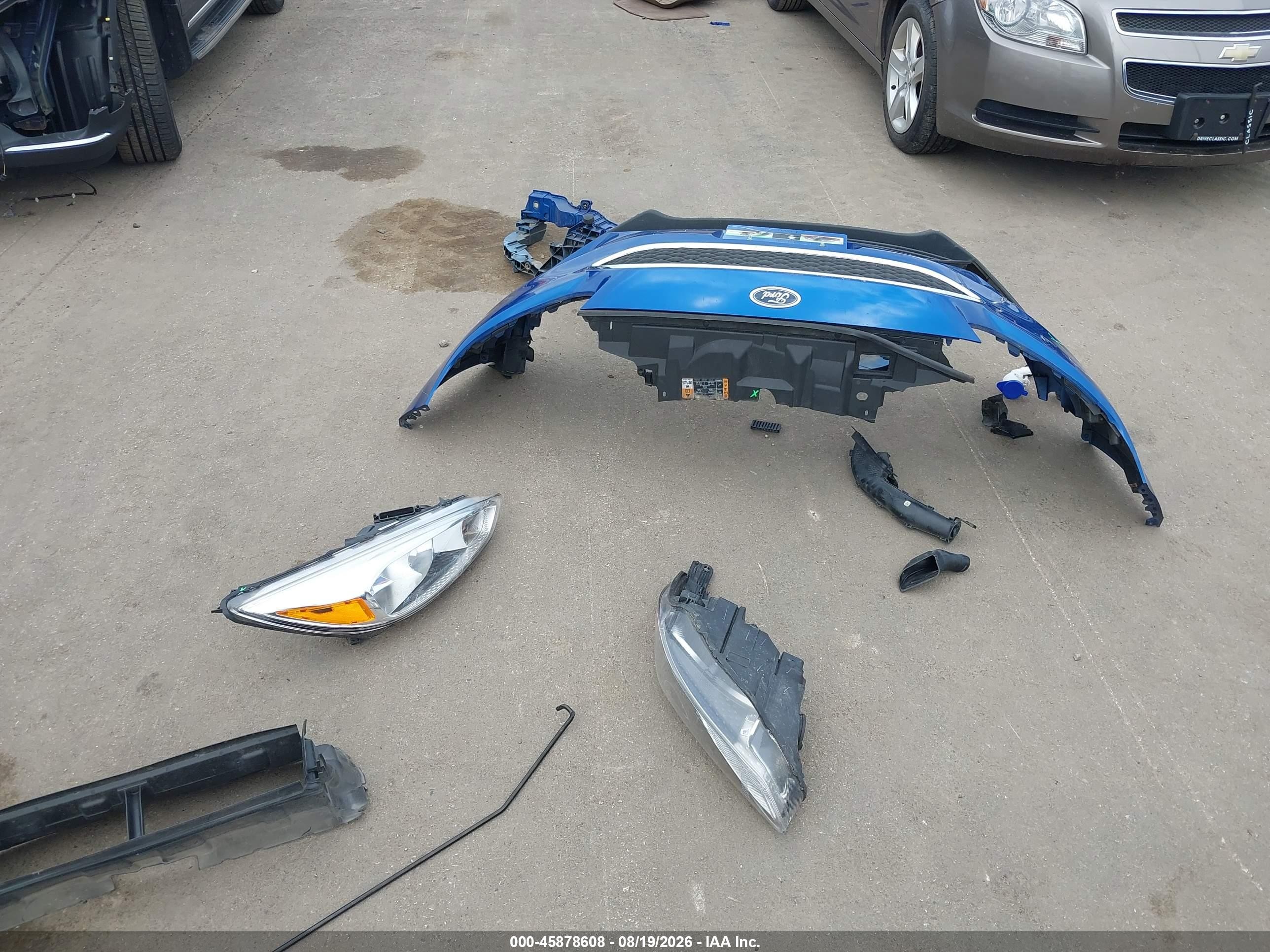 2018 Ford Focus Se Blue vin: 1FADP3K25JL328999