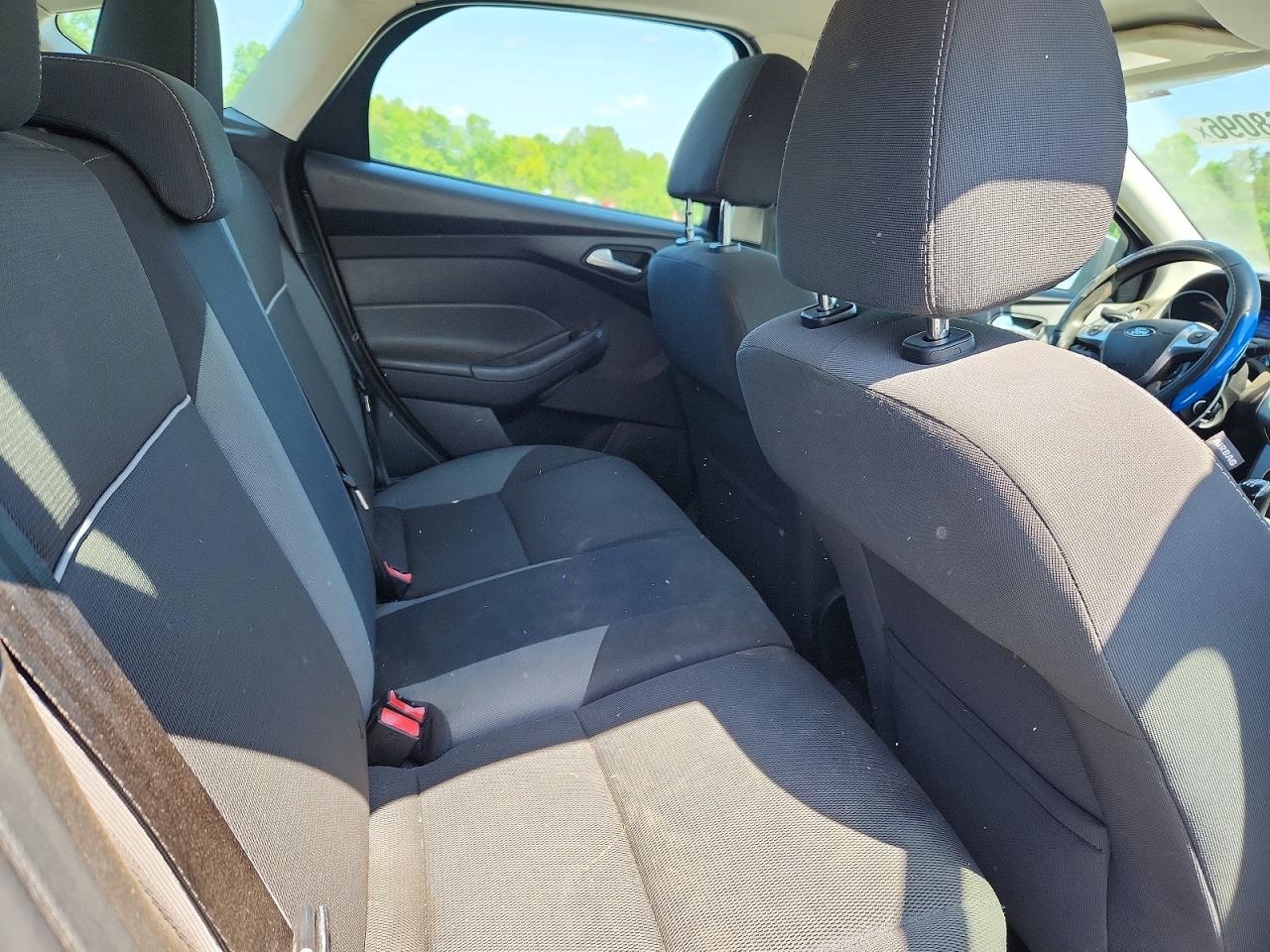 2013 Ford Focus Se Gray vin: 1FADP3K26DL120568