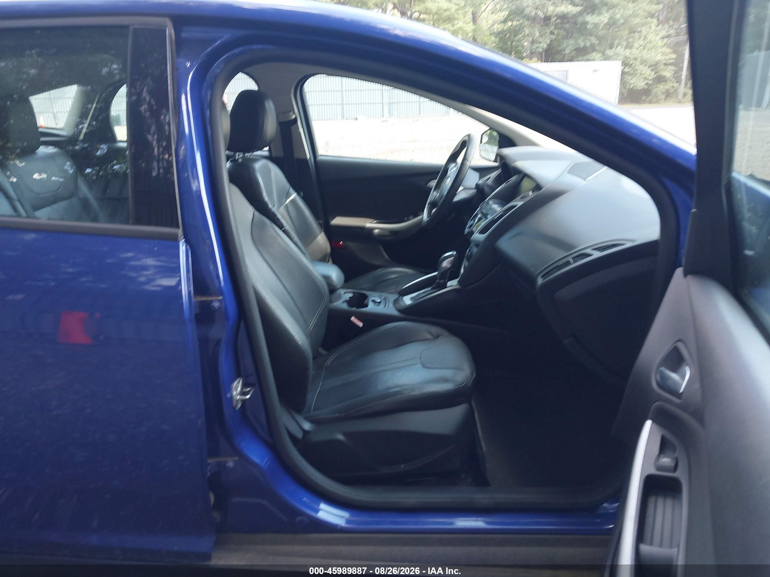 2013 Ford Focus Se Синий vin: 1FADP3K26DL142828