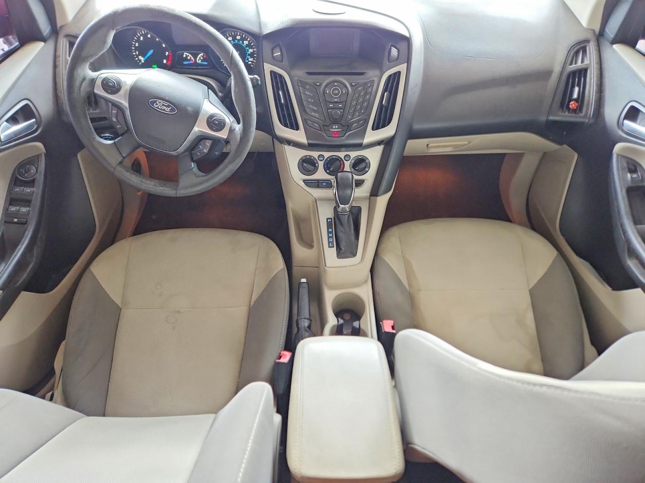 2013 Ford Focus Se Красный vin: 1FADP3K26DL213753