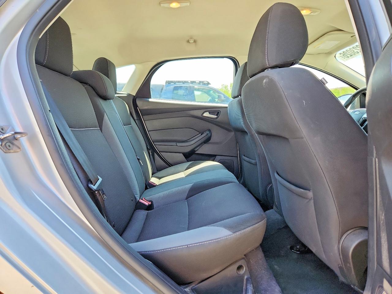 2013 Ford Focus Se Silver vin: 1FADP3K26DL245702