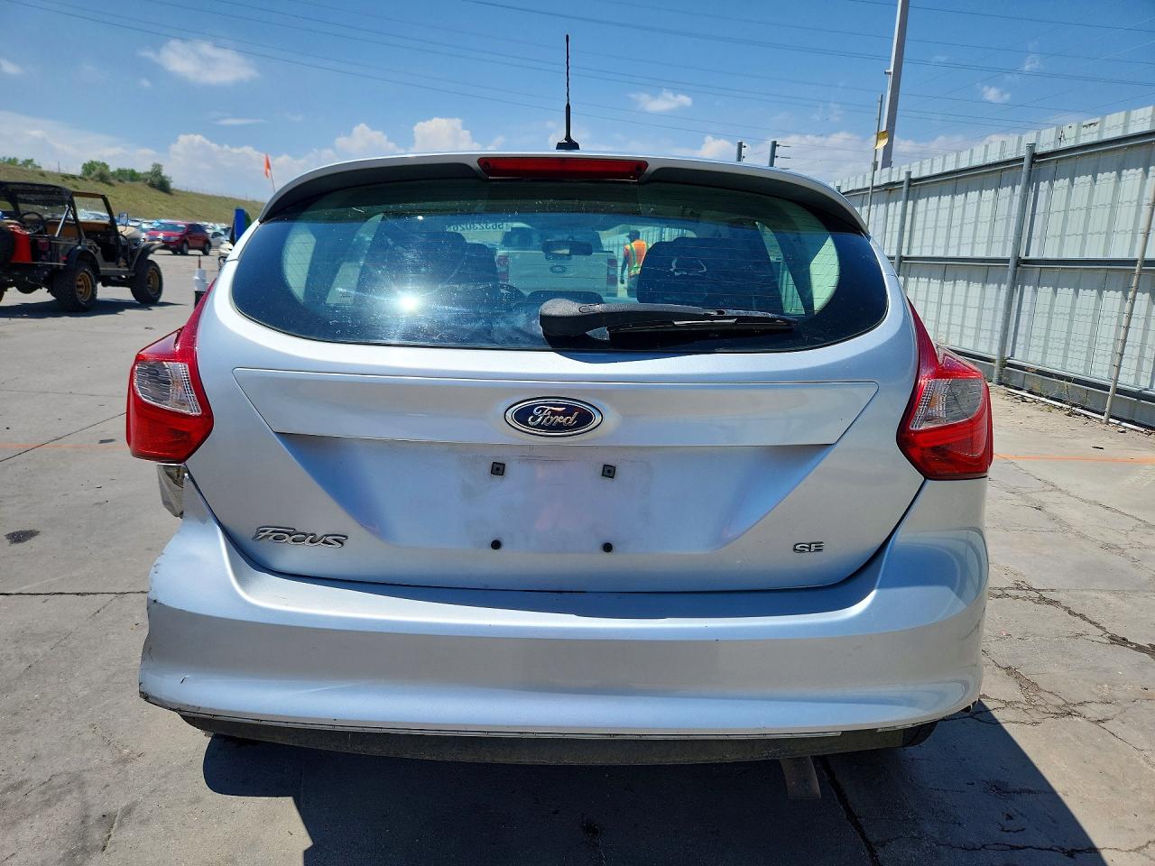 2013 Ford Focus Se Silver vin: 1FADP3K26DL245702