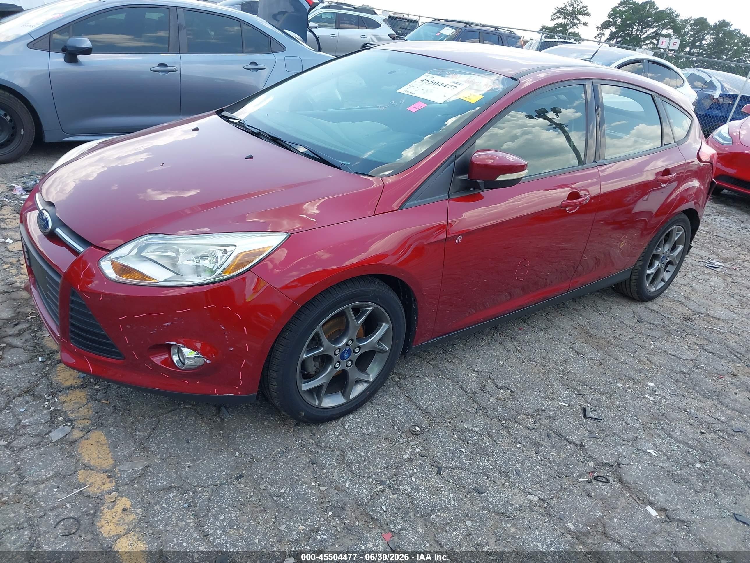 2013 Ford Focus Se Burgundy vin: 1FADP3K26DL263682