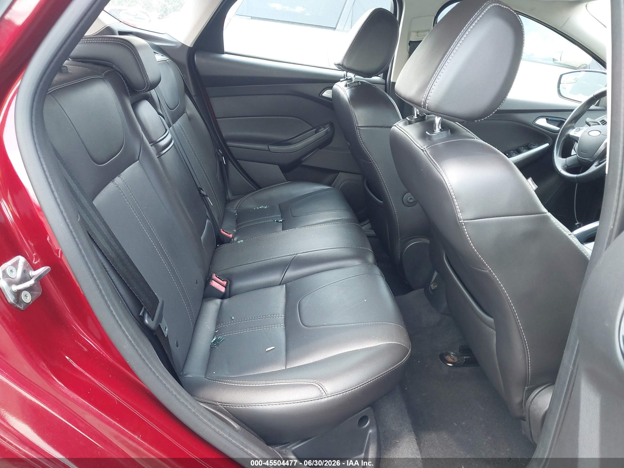2013 Ford Focus Se Burgundy vin: 1FADP3K26DL263682