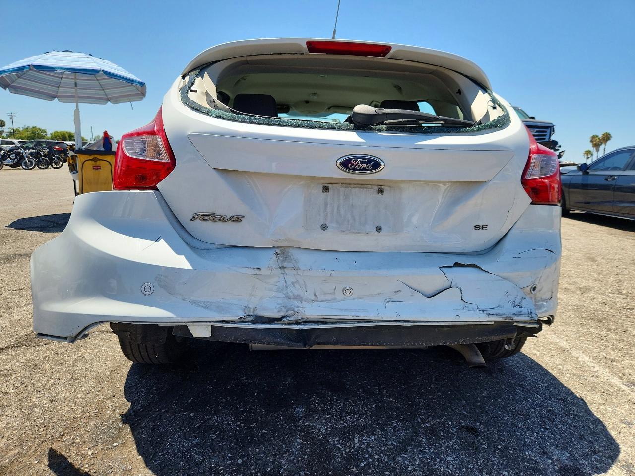 2014 Ford Focus Se Белый vin: 1FADP3K26EL111693