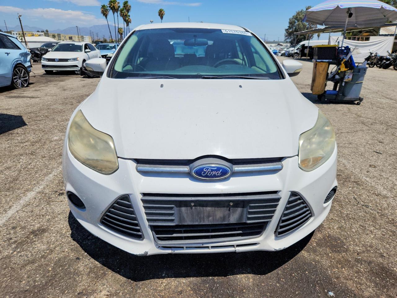 2014 Ford Focus Se Белый vin: 1FADP3K26EL111693